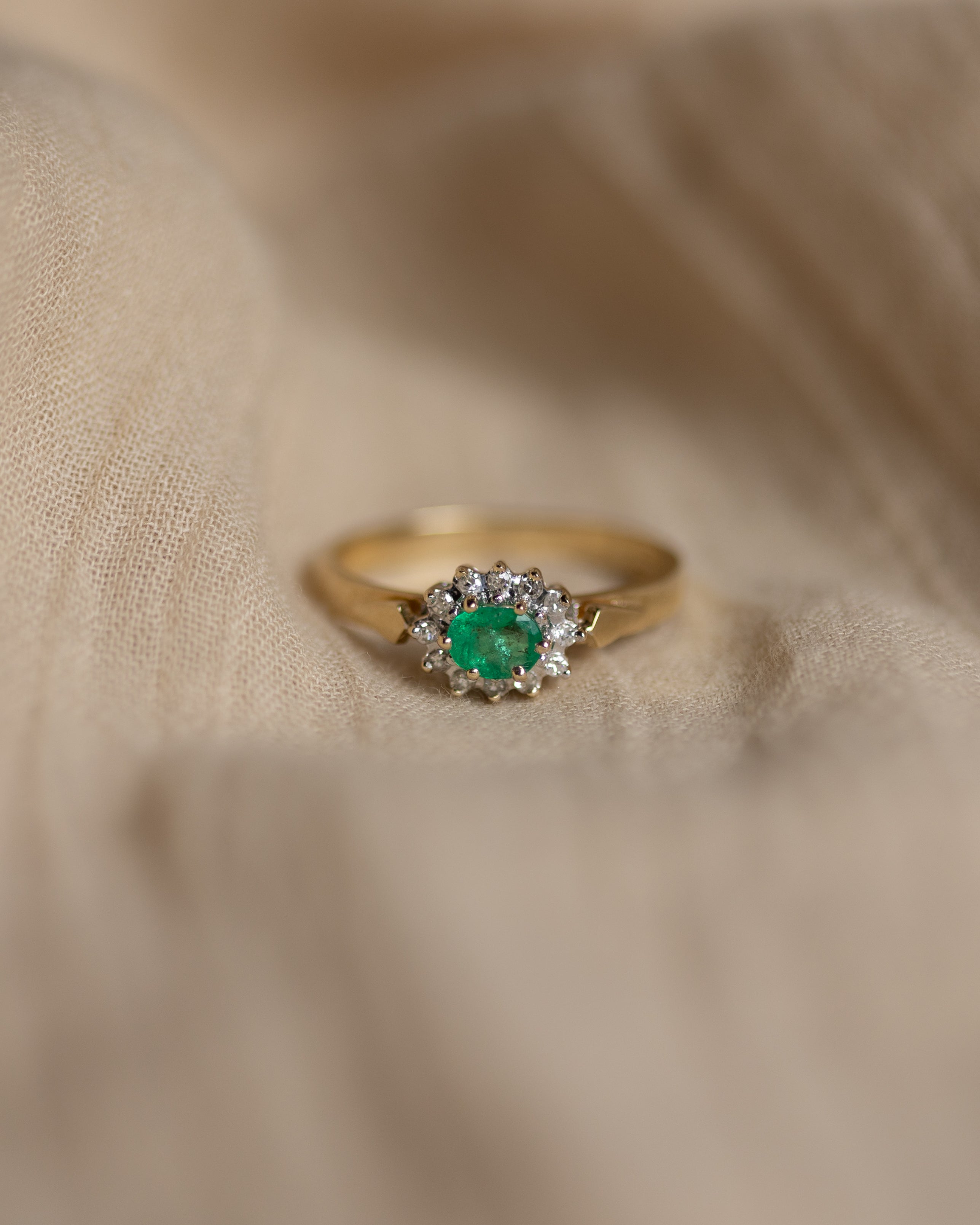 Elisa 1989 Vintage 9ct Gold Emerald & Diamond Cluster Ring