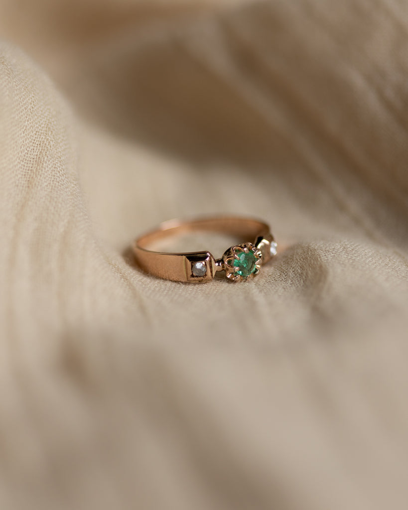 Élodie Antique 18ct Gold Emerald & Diamond Trilogy Ring