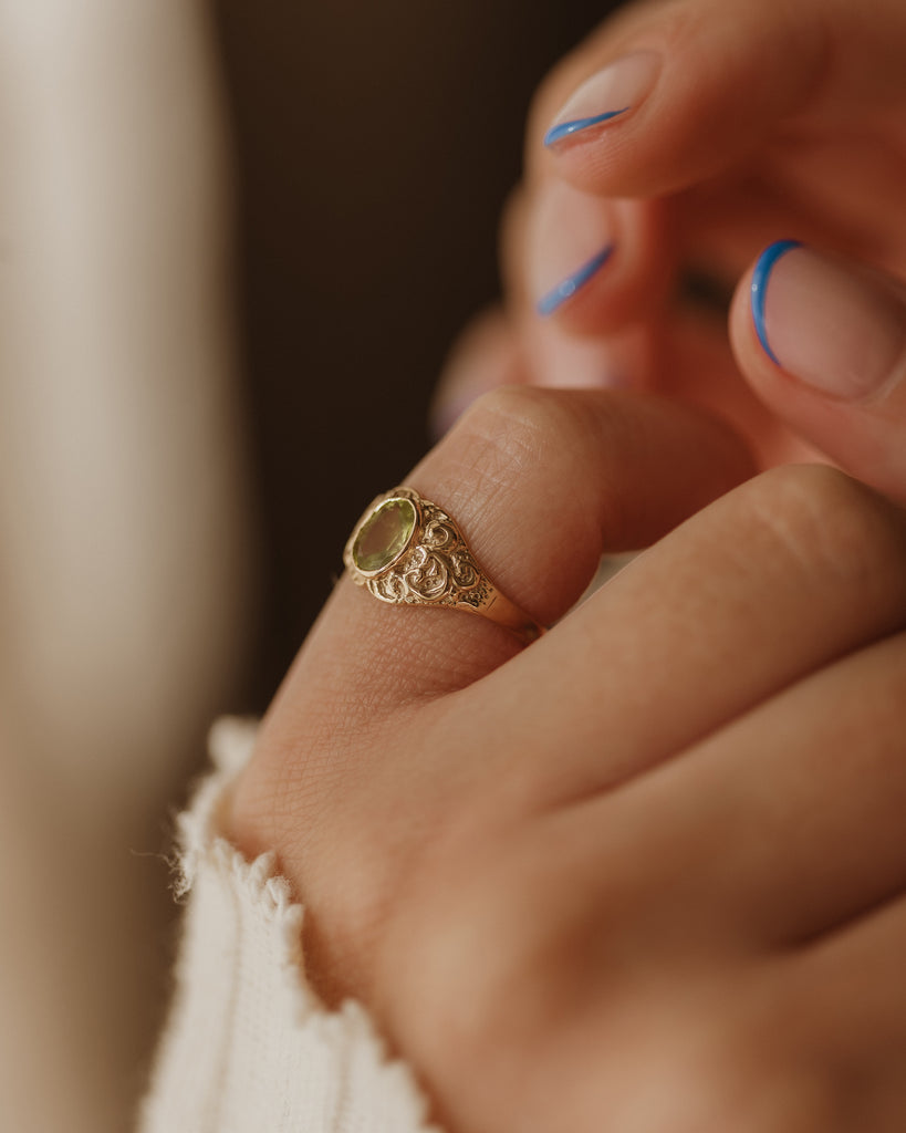 Dorette Vintage 9ct Gold Peridot Ring