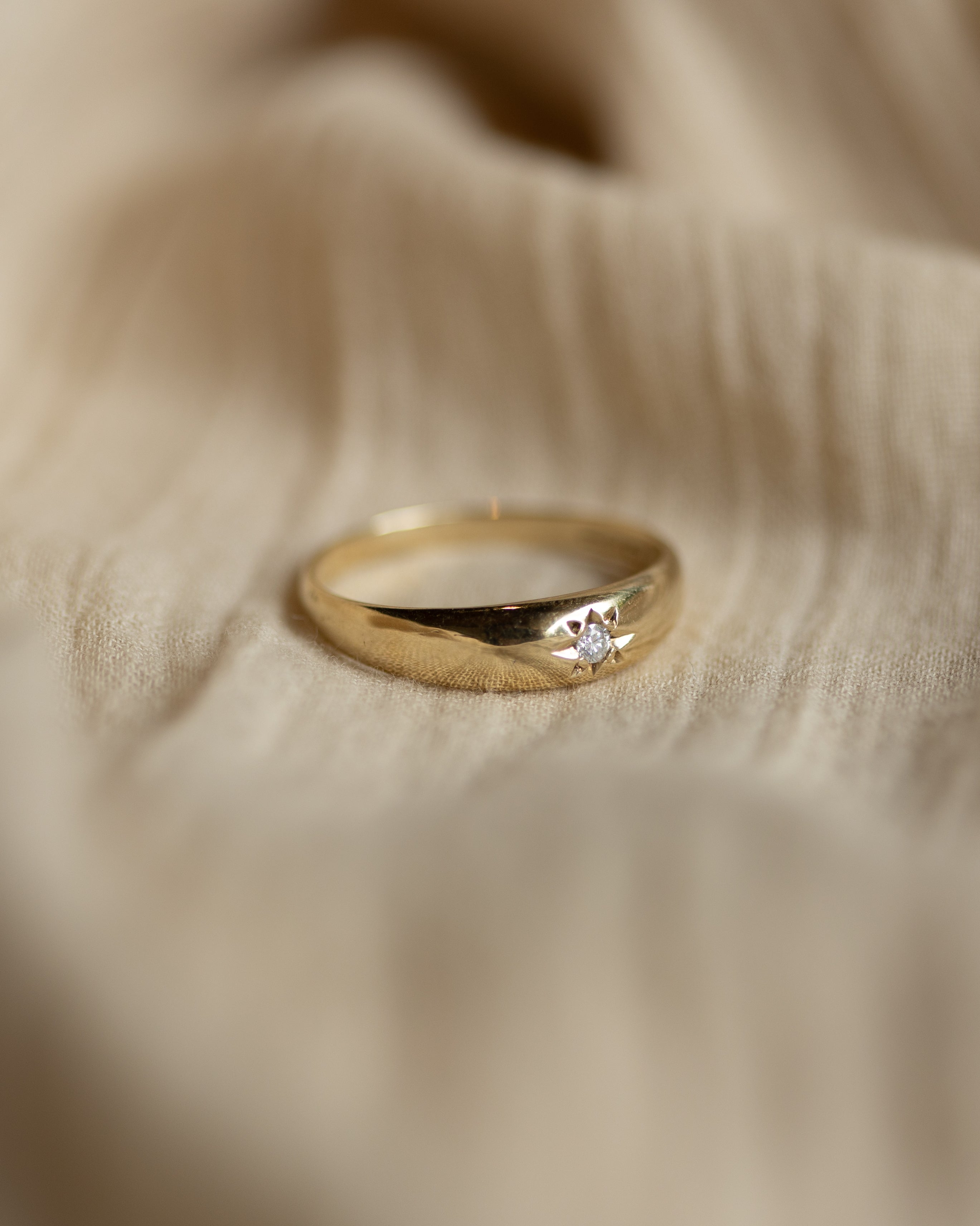 Simone 1990 Vintage 9ct Gold Star Set Diamond Ring