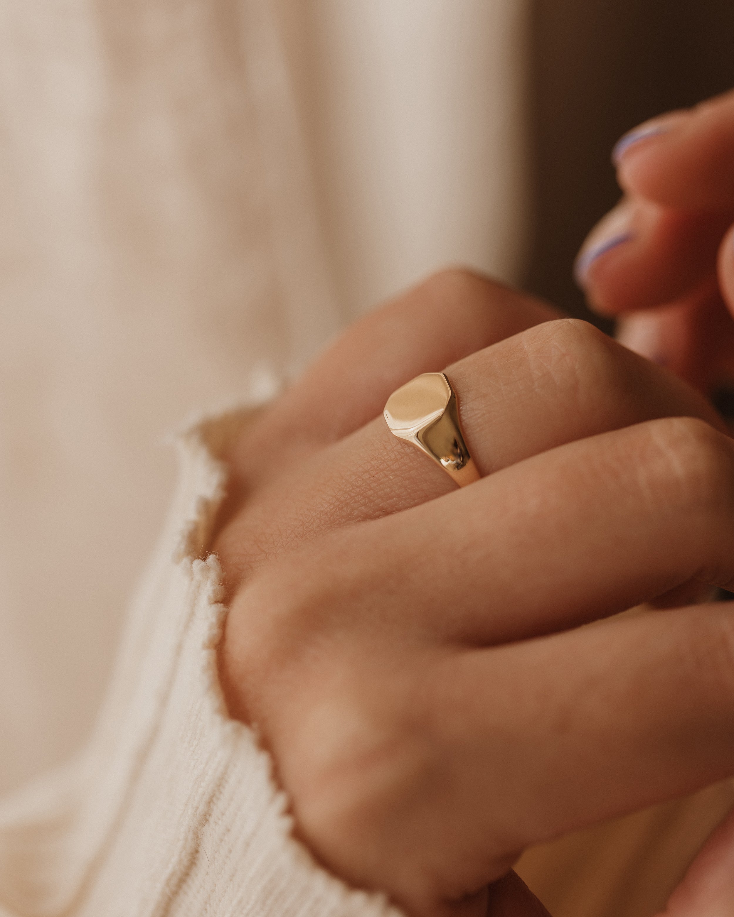 Peggy 1942 Vintage 9ct Gold Signet Ring