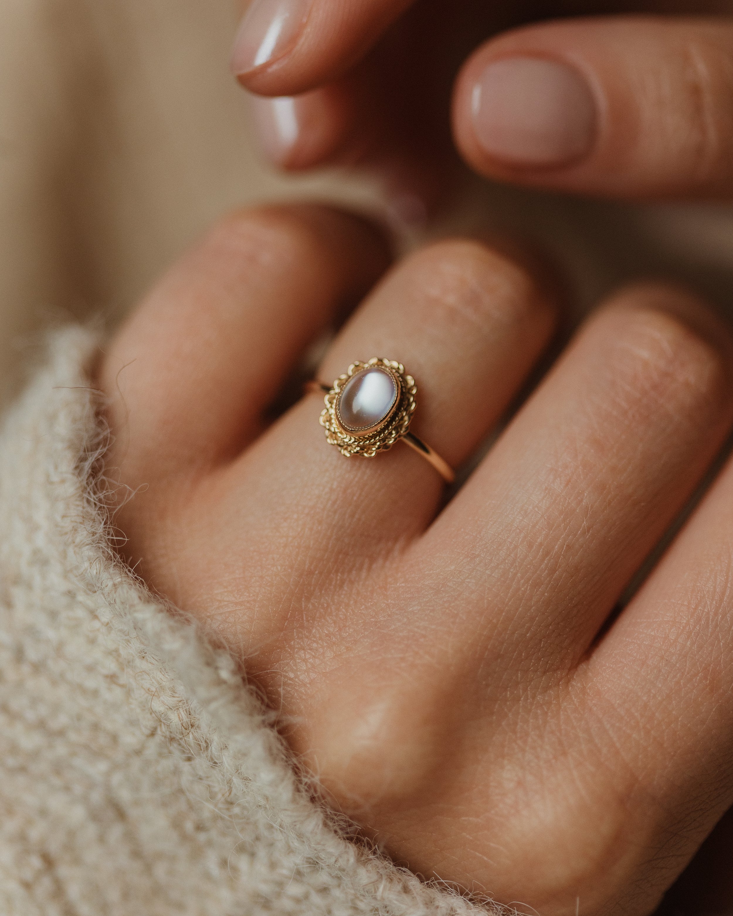 Image of Rosemary 1980 Vintage 9ct Gold Moonstone Single Stone Ring