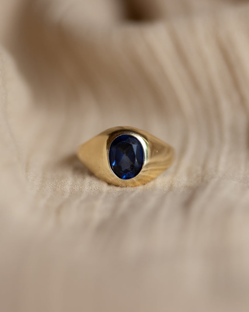 Colette Vintage 9ct Gold Single Stone Sapphire Signet Ring