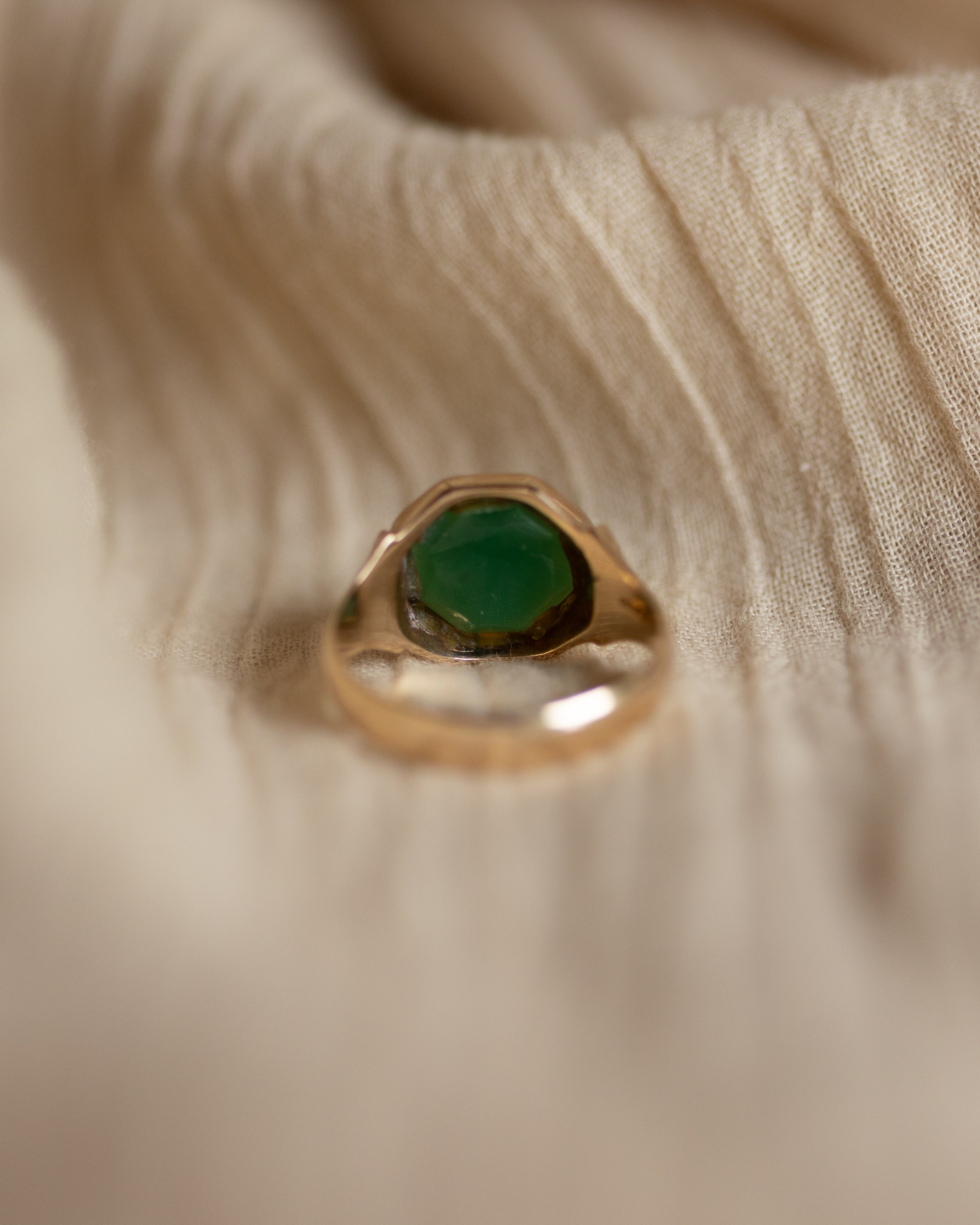 Olga 1931 Vintage 9ct Gold Chrysoprase Signet Ring