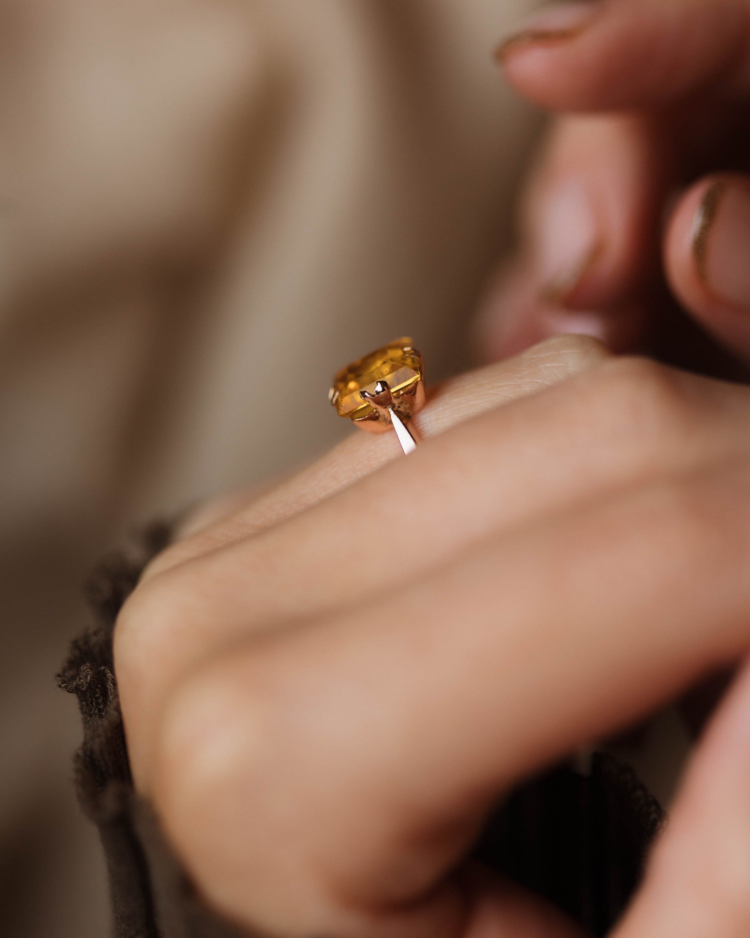 Nina Vintage 9ct Gold Yellow Paste Single Stone Ring