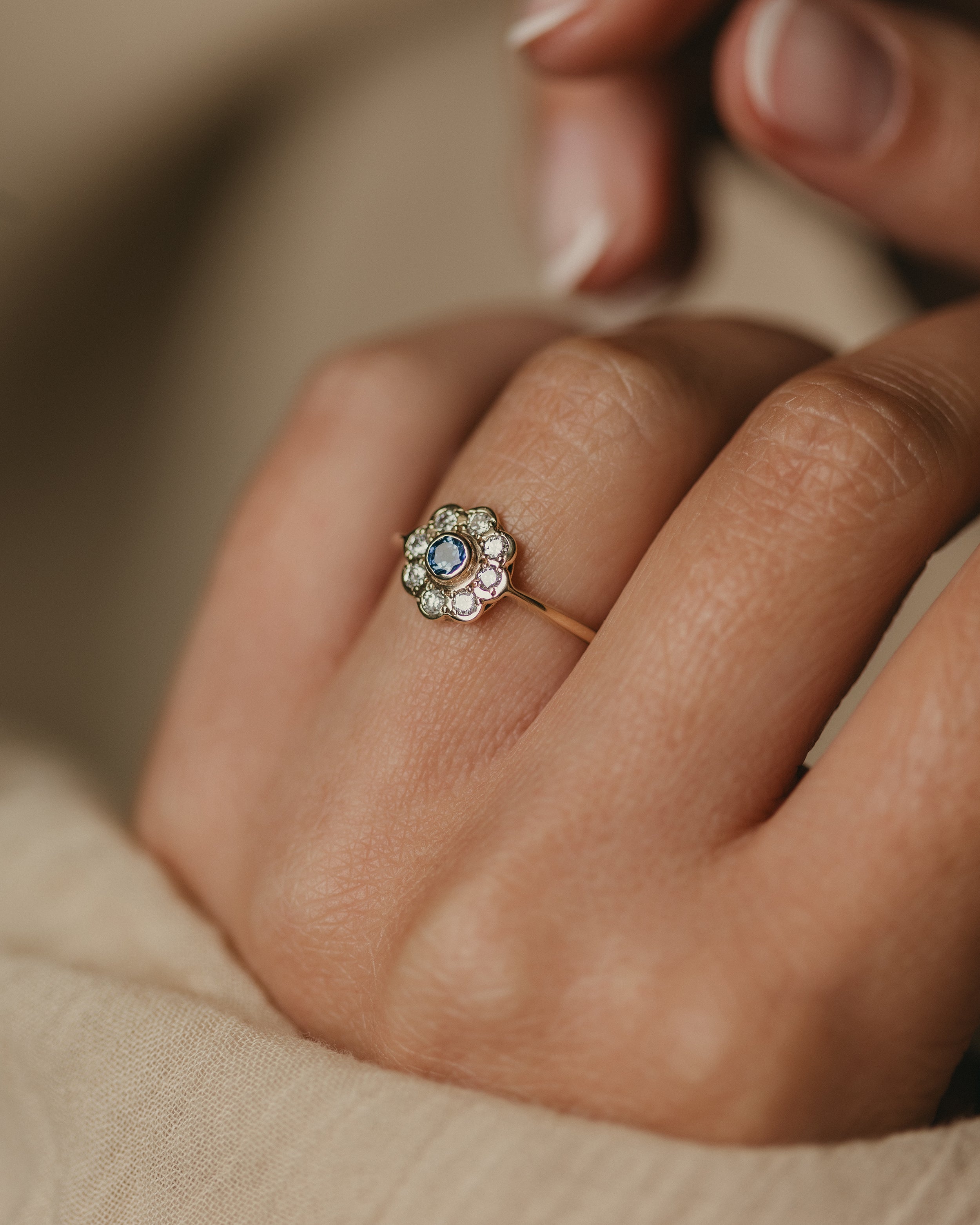 Daphne 1987 Vintage 9ct Gold Sapphire & Diamond Cluster Ring