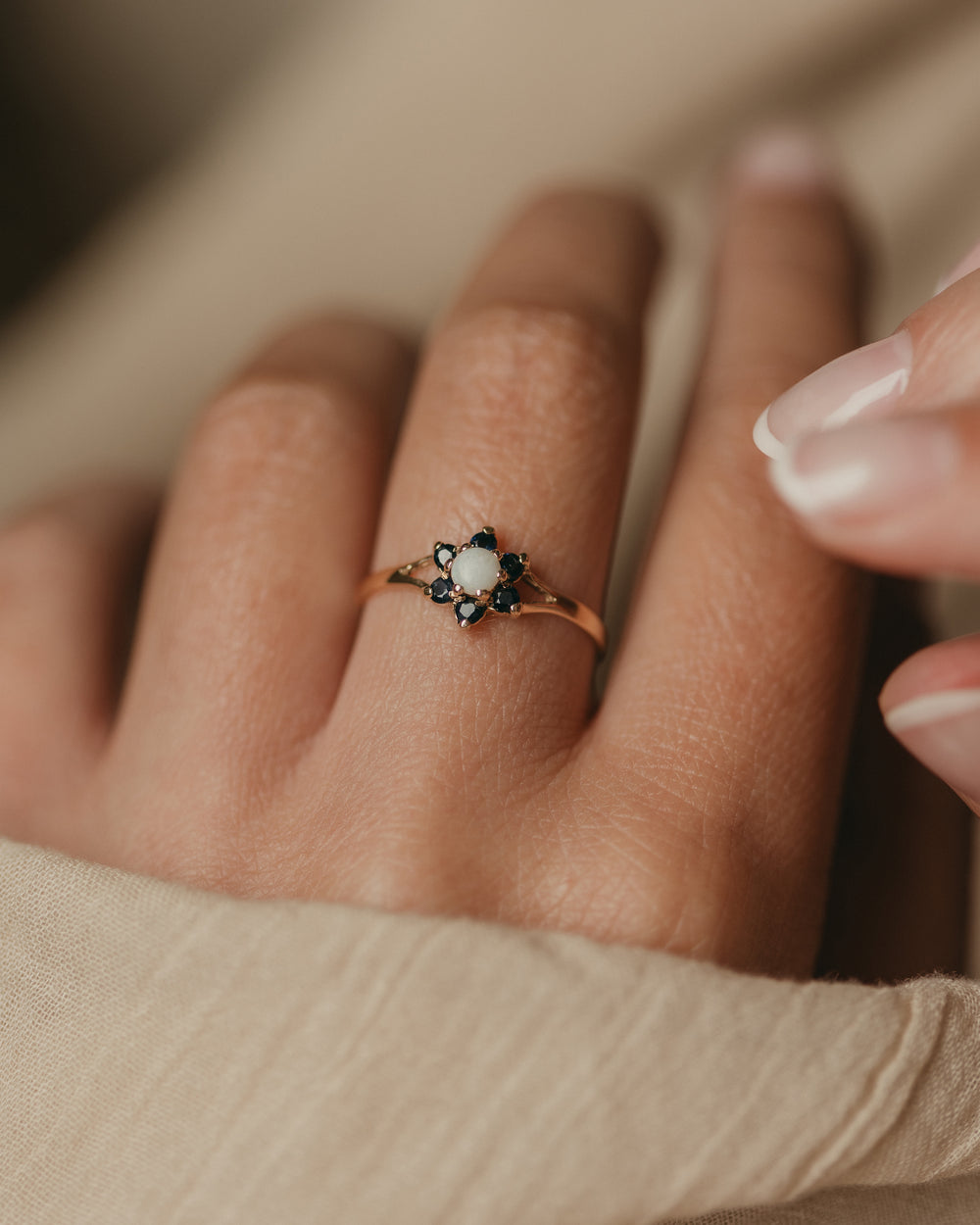 Lois 1984 Vintage 9ct Gold Opal & Sapphire Cluster Ring