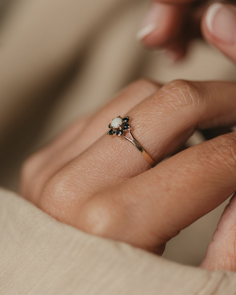 Lois 1984 Vintage 9ct Gold Opal & Sapphire Cluster Ring