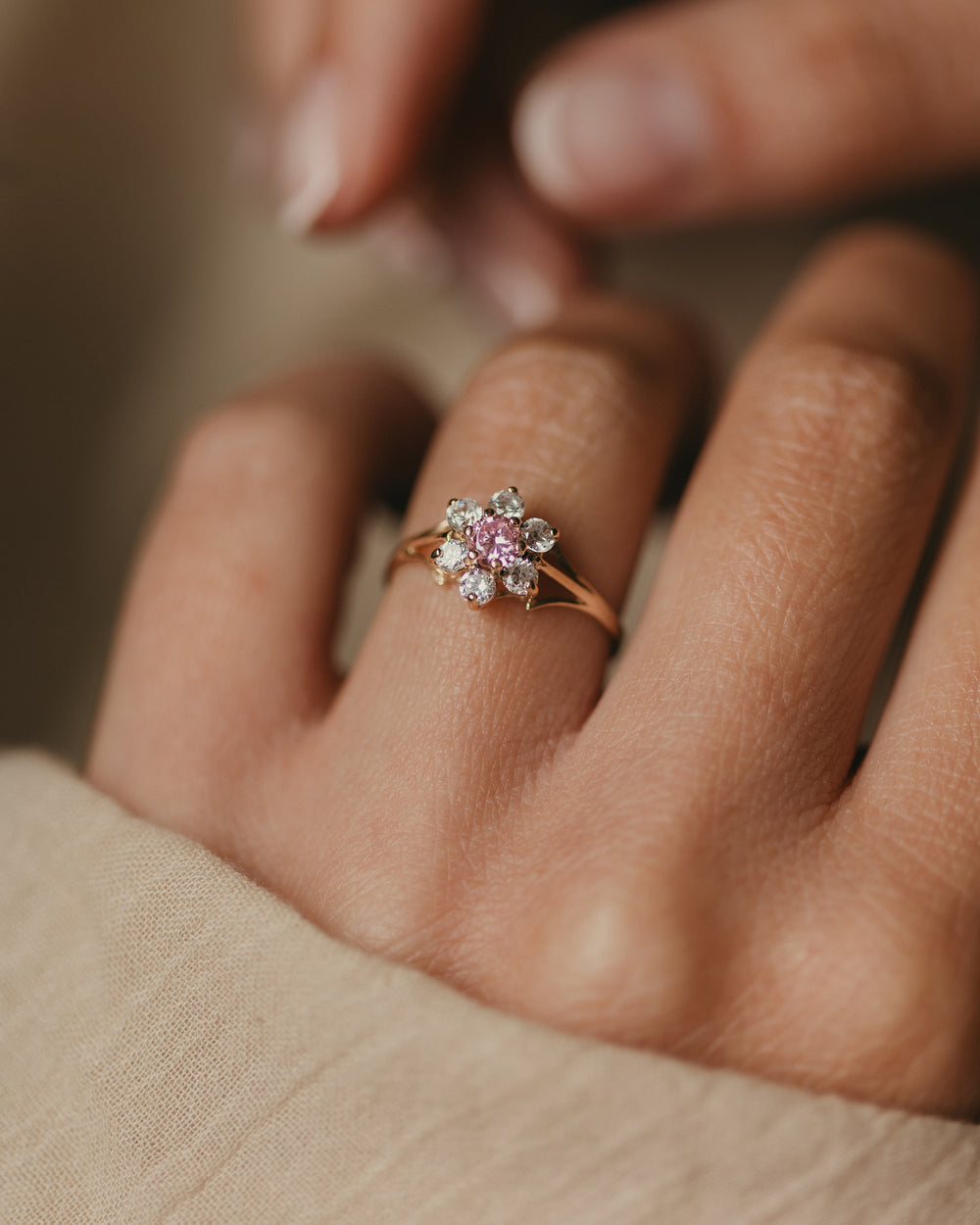 Maggie Vintage 9ct Gold CZ Flowerhead Cluster Ring