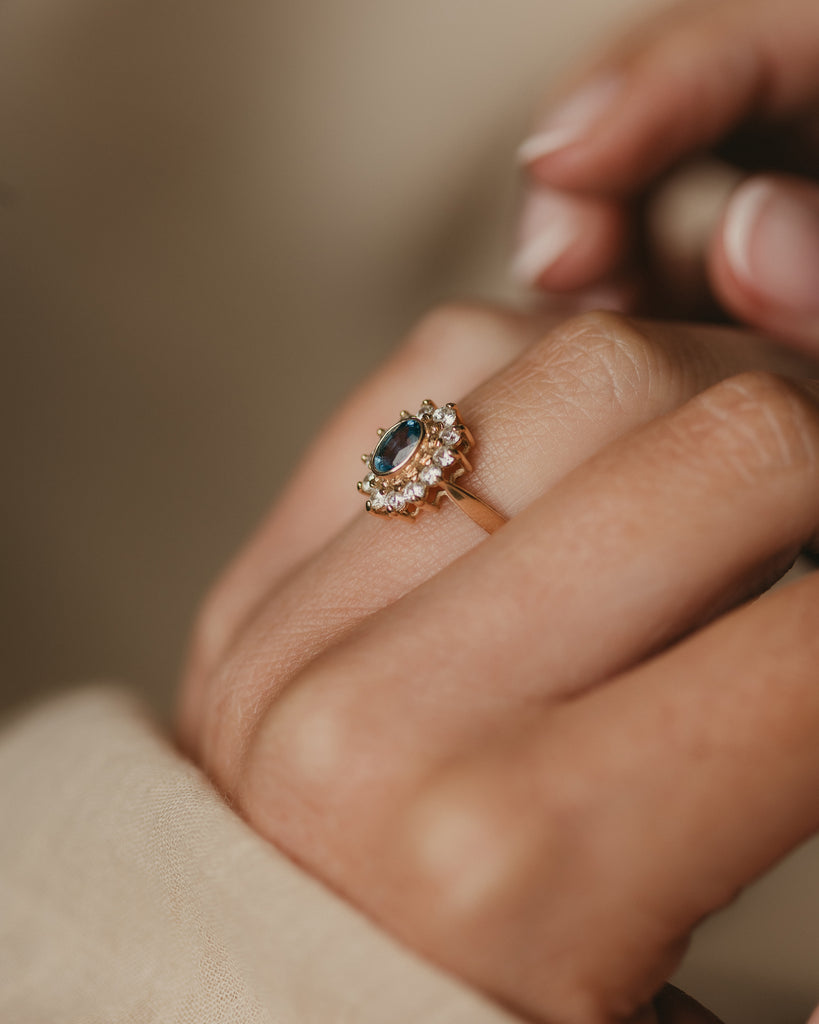 Chloe 1976 Vintage 9ct Gold Blue Topaz & CZ Cluster Ring