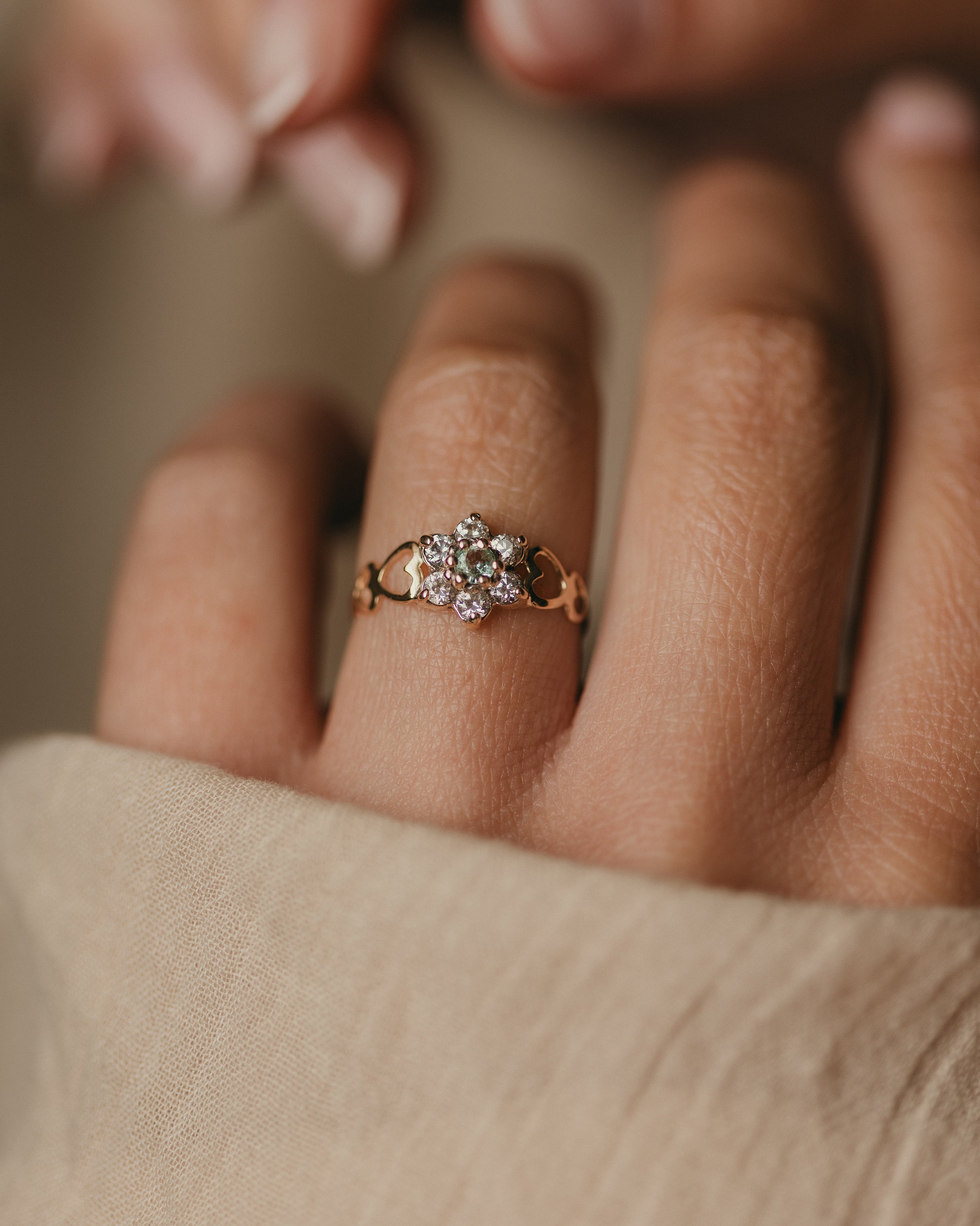 Image of Belle Vintage 9ct Gold Topaz & CZ Flowerhead Cluster Ring