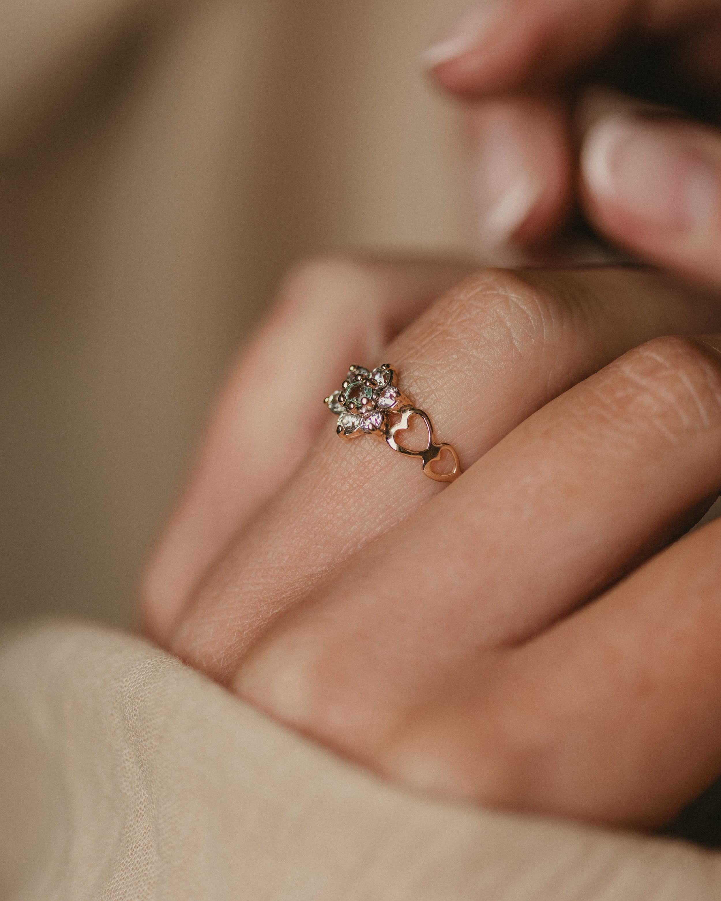 Belle Vintage 9ct Gold Topaz & CZ Flowerhead Cluster Ring