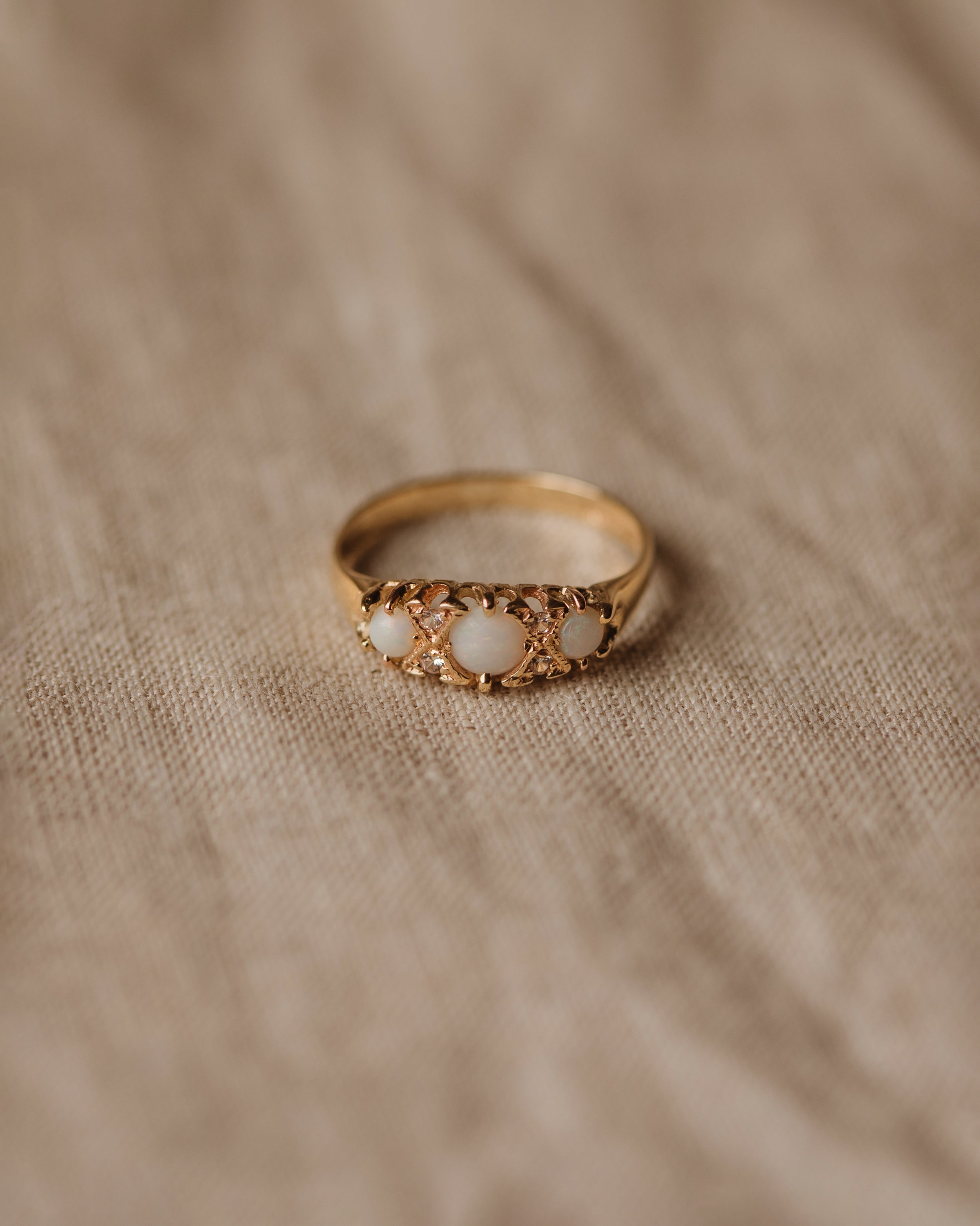 Phoebe 1985 9ct Gold Opal Trilogy Ring