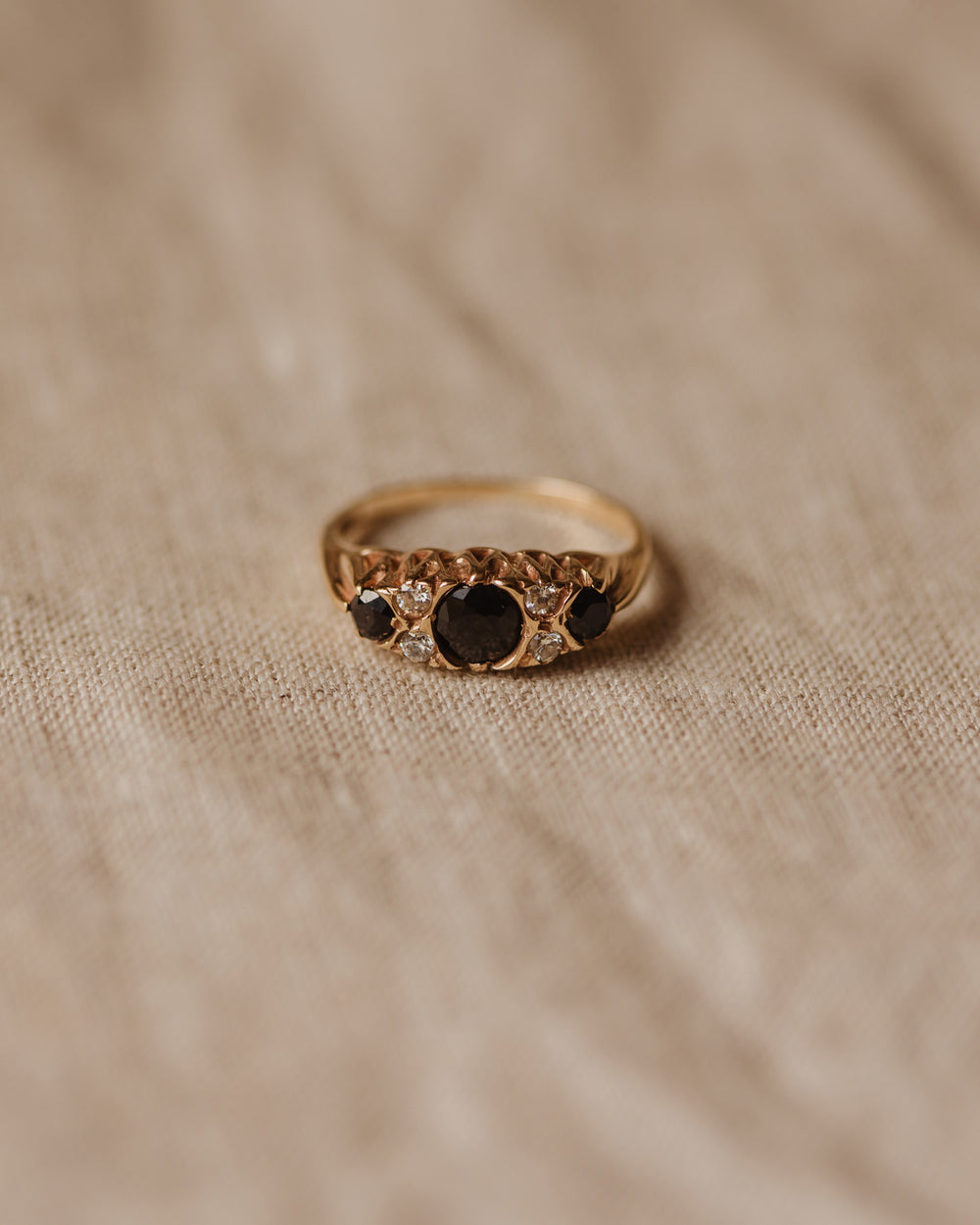 Matilda 1989 9ct Gold Sapphire Trilogy Ring