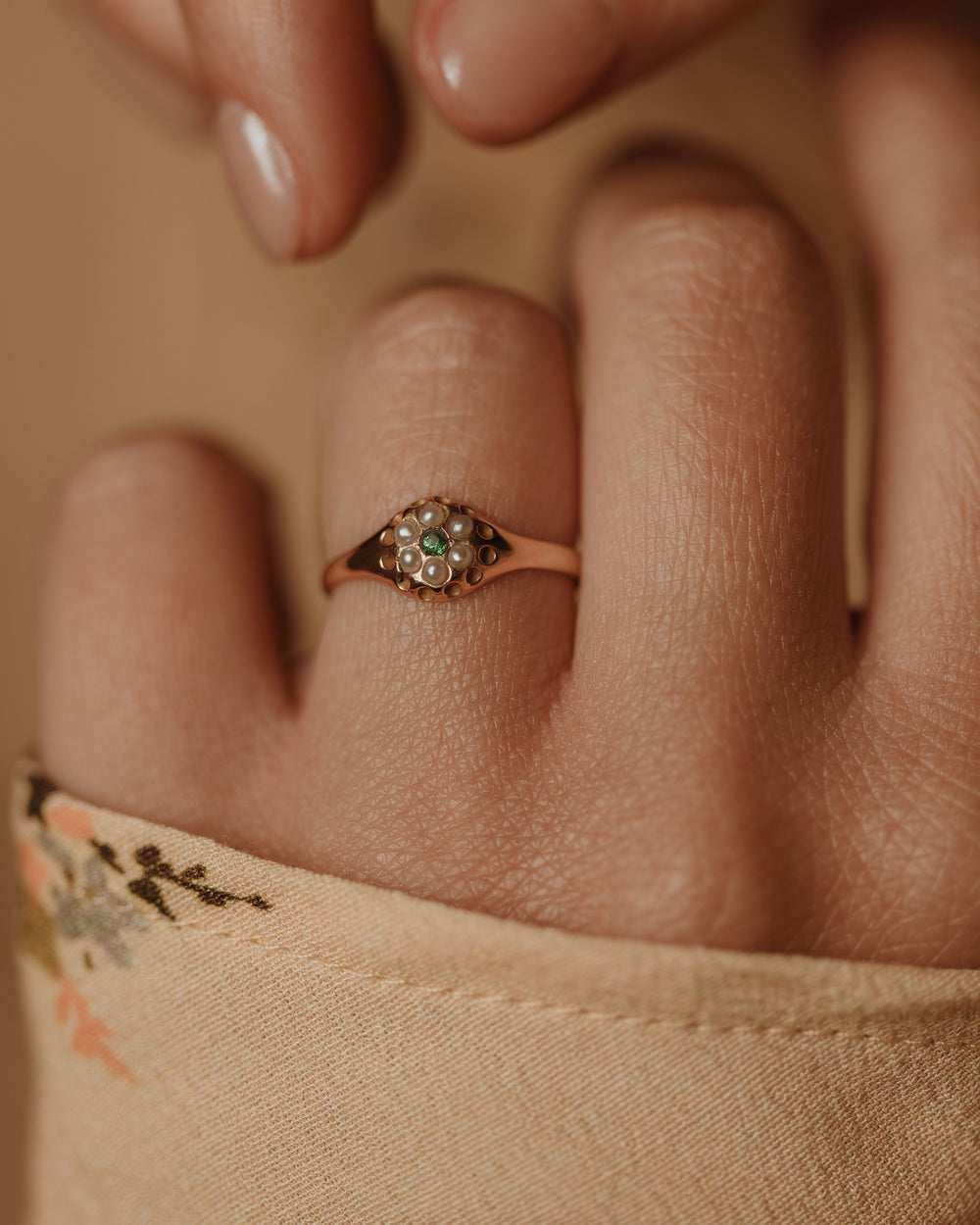 Mable Antique 9ct Gold Emerald & Pearl Daisy Cluster Ring