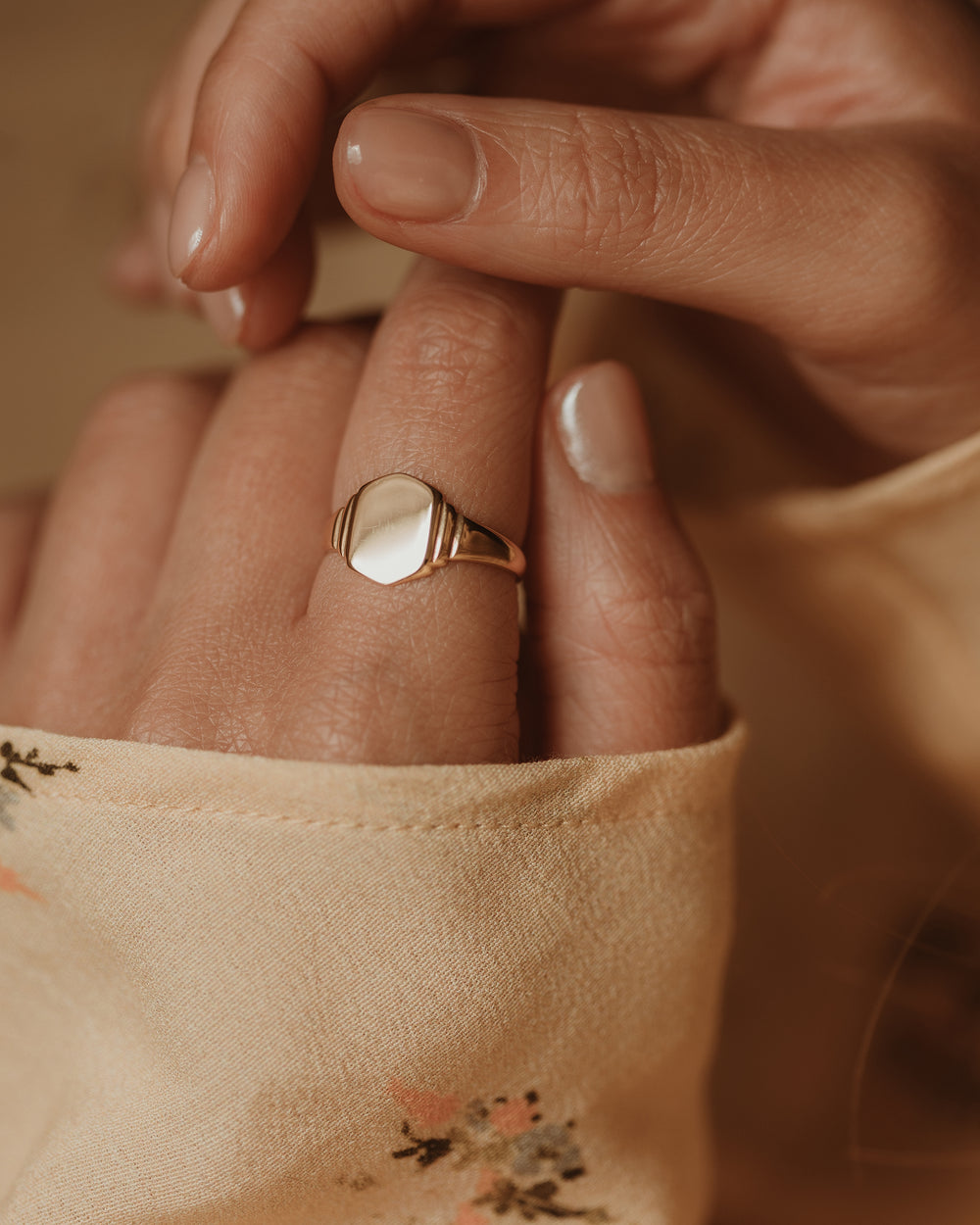 Dorothy Vintage 9ct Gold Signet Ring