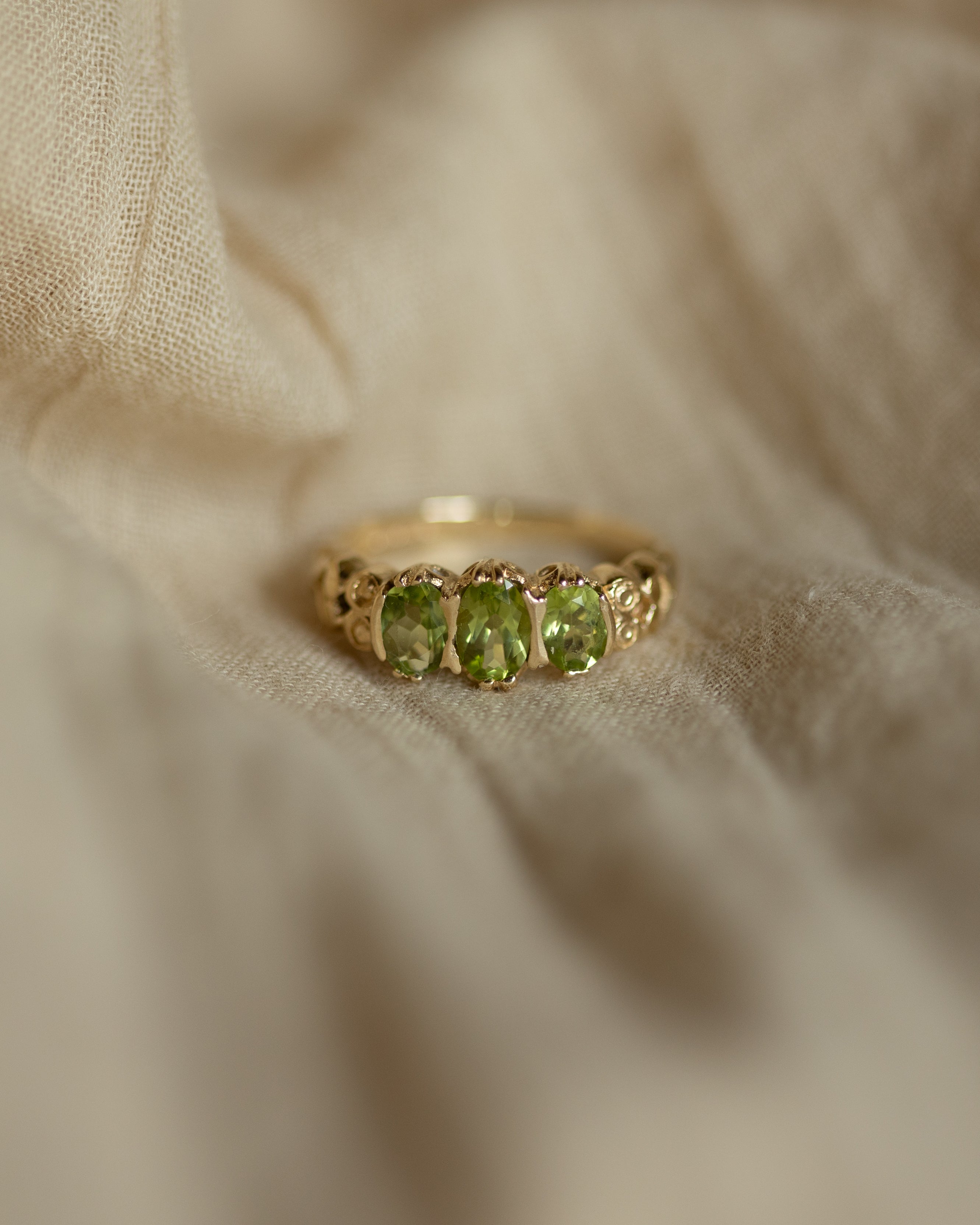 Phyllis Vintage 9ct Gold Peridot Trilogy Ring