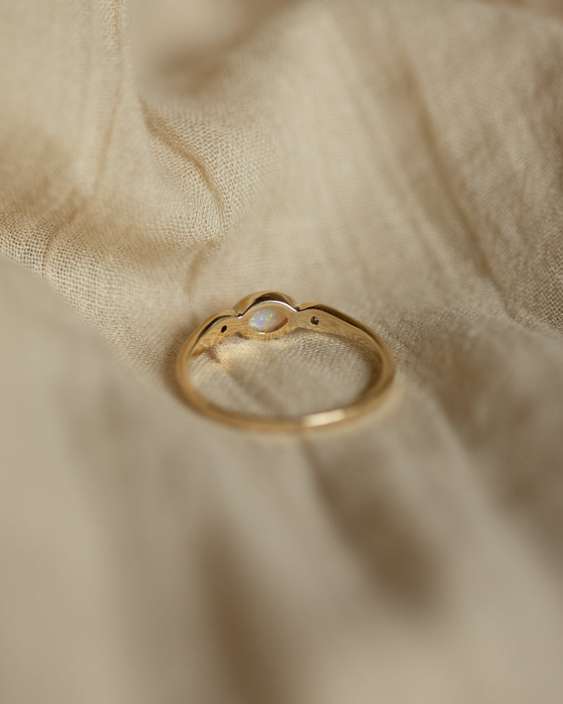 Iva 1985 Vintage 9ct Gold Opal & Diamond Trilogy Ring