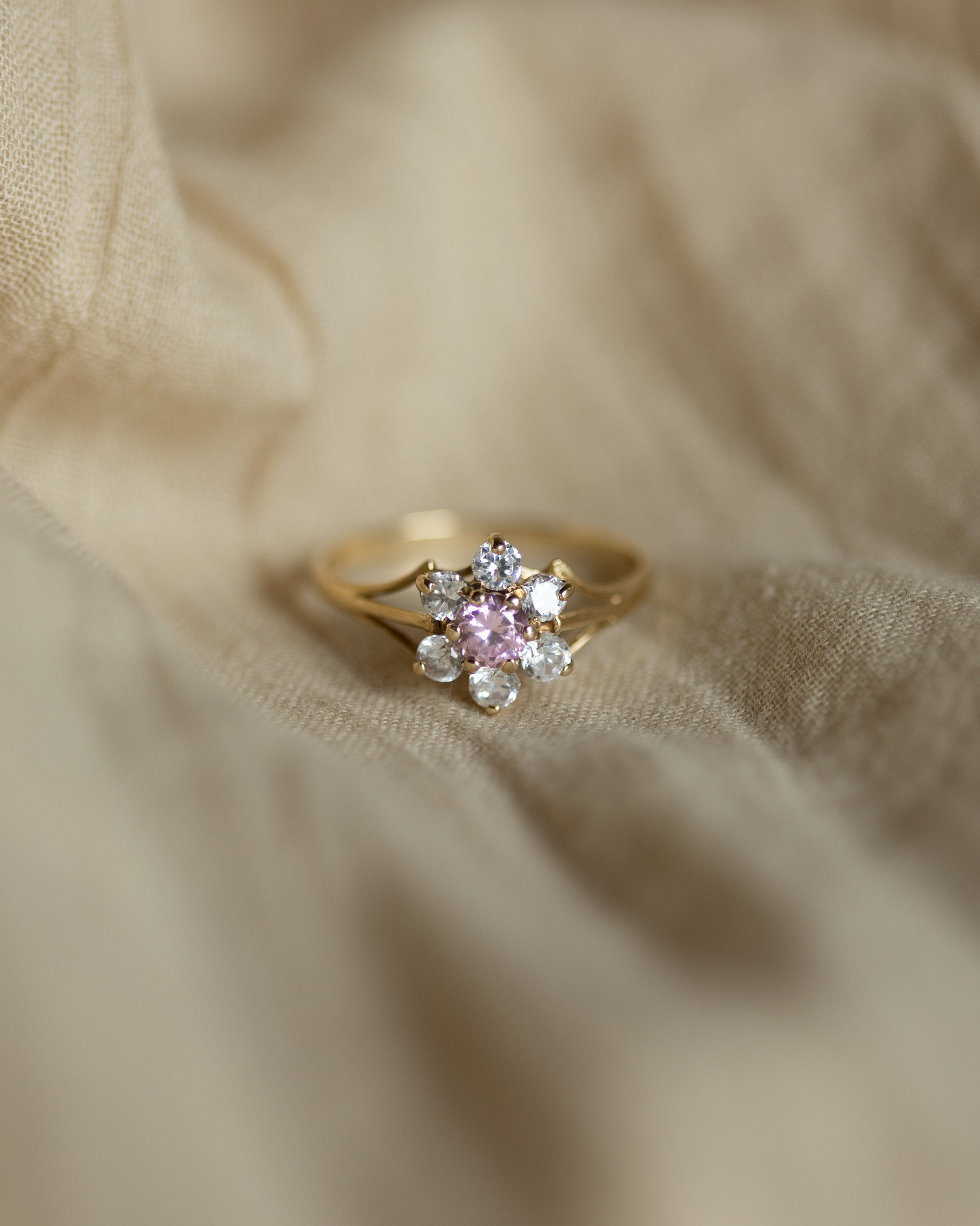 Maggie Vintage 9ct Gold CZ Flowerhead Cluster Ring