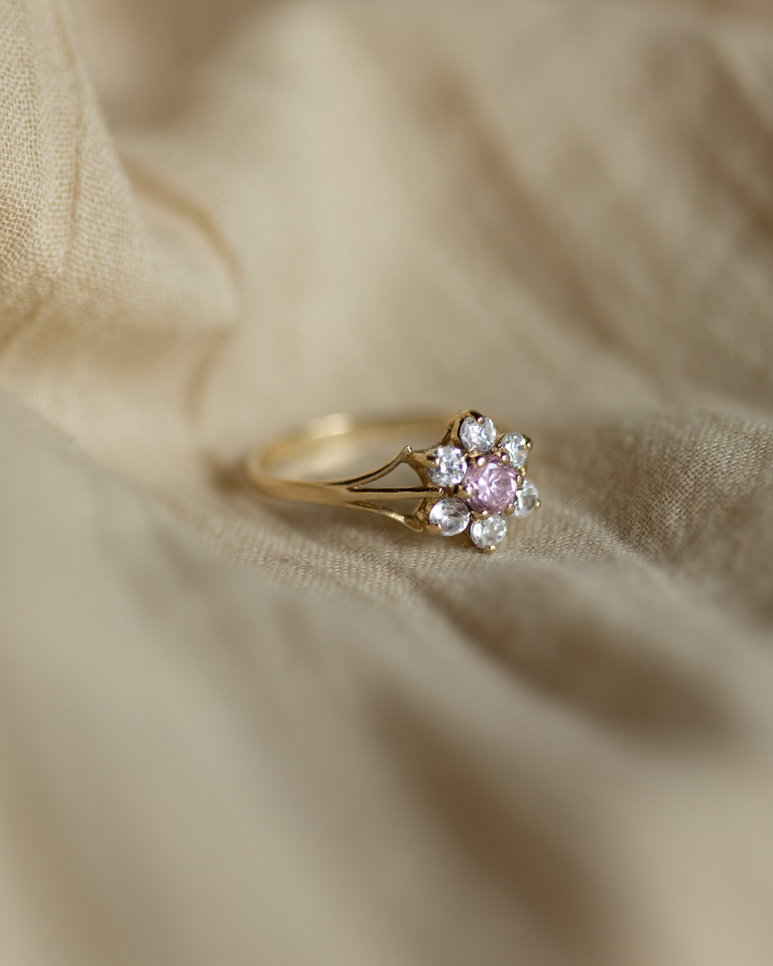 Maggie Vintage 9ct Gold CZ Flowerhead Cluster Ring