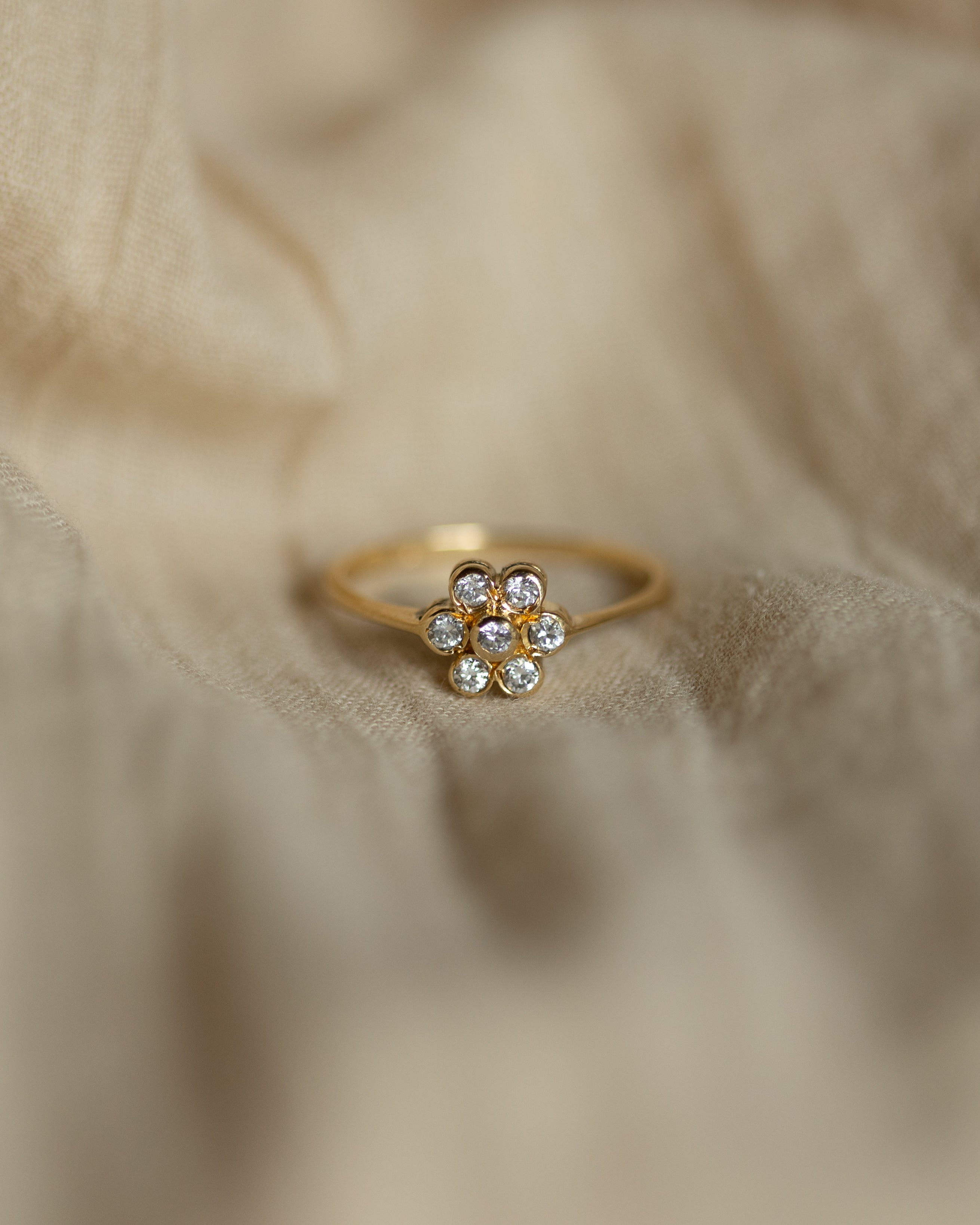 Josephine Vintage 18ct Gold Diamond Daisy Cluster Ring