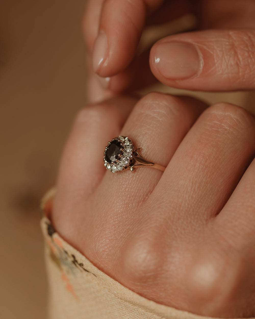 Artemis 1989 Vintage 9ct Gold Sapphire & Diamond Cluster Ring