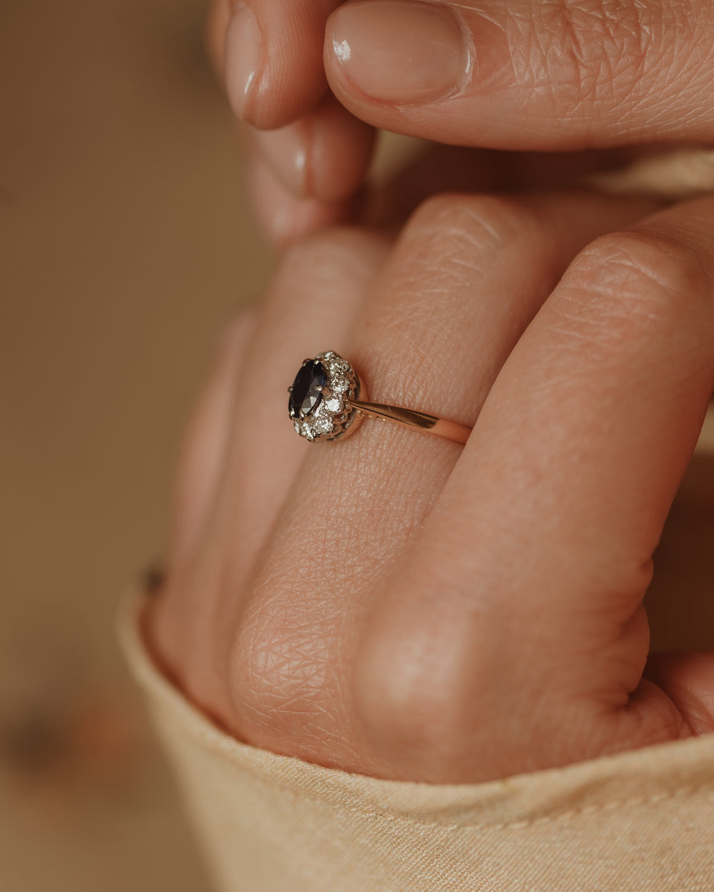 Verona Vintage 18ct Gold Sapphire & Diamond Cluster Ring