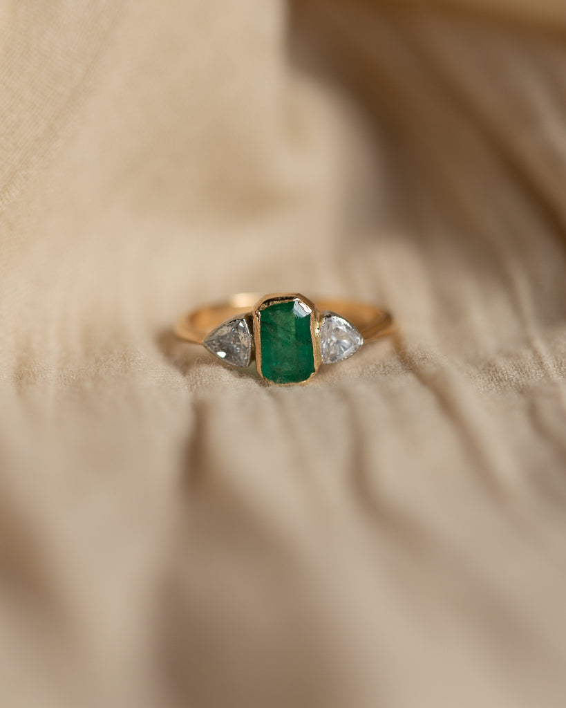 Verity Antique 18ct Gold Emerald & Diamond Trilogy Ring