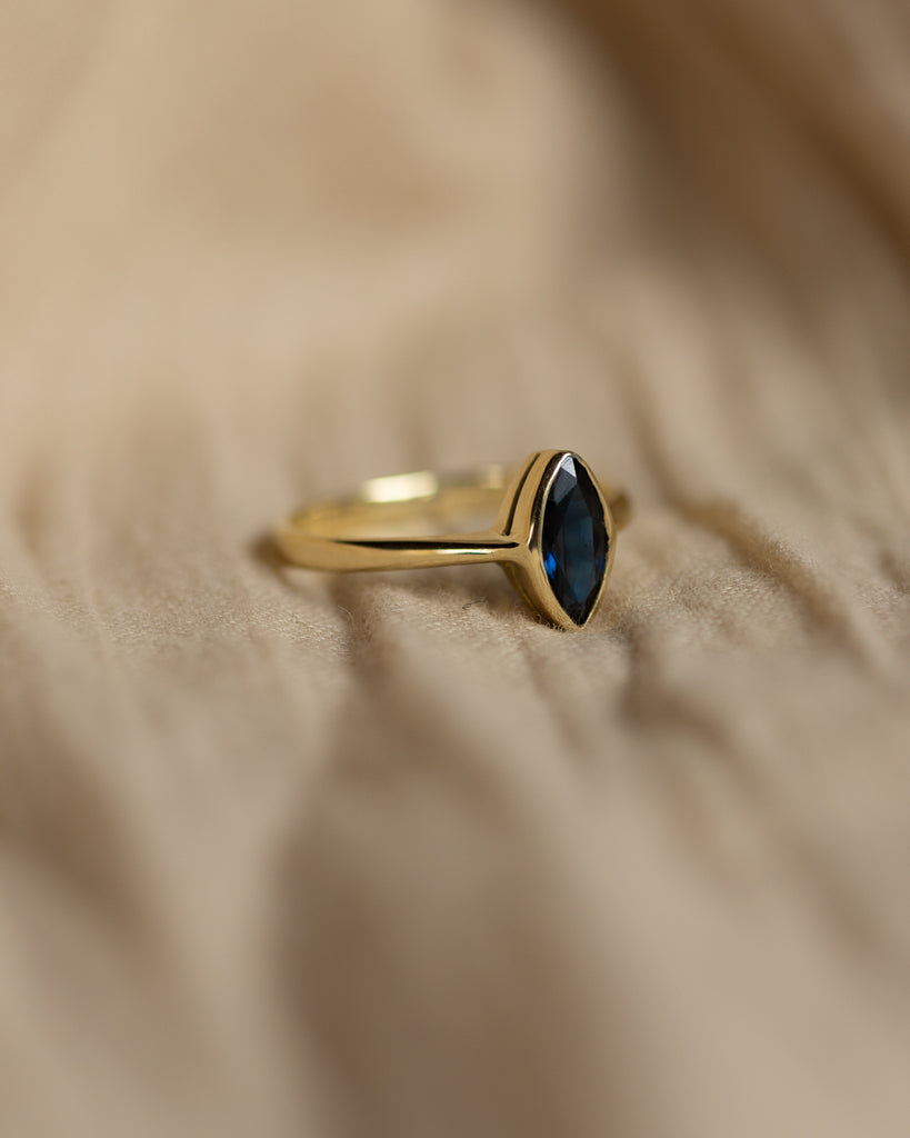 Cora Vintage 14ct Gold Marquise Sapphire Single Stone Ring