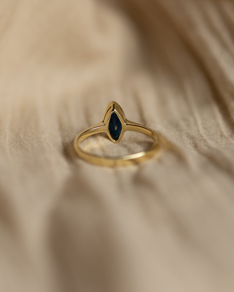 Cora Vintage 14ct Gold Marquise Sapphire Single Stone Ring