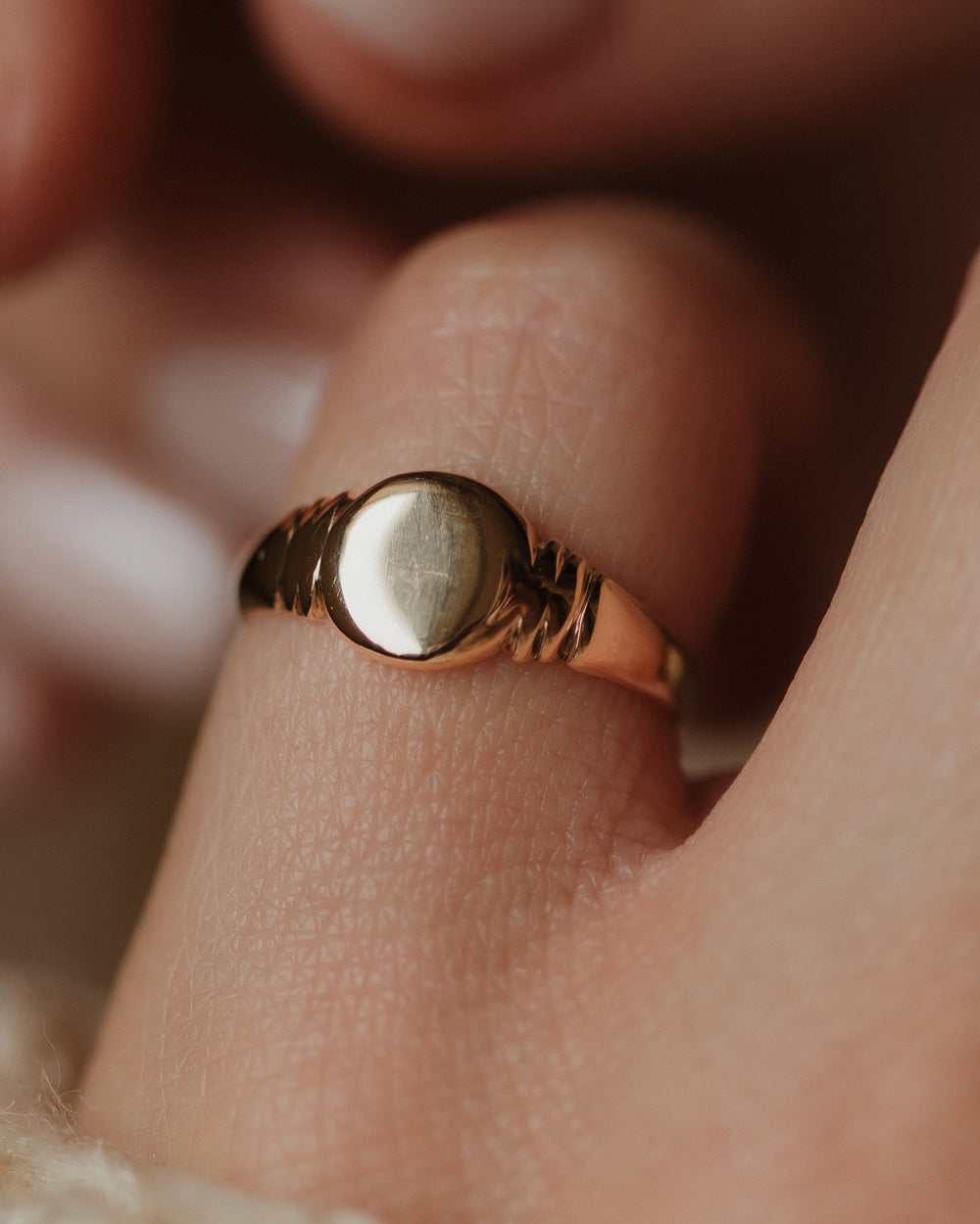 Rosalía 1922 Antique 9ct Gold Signet Ring