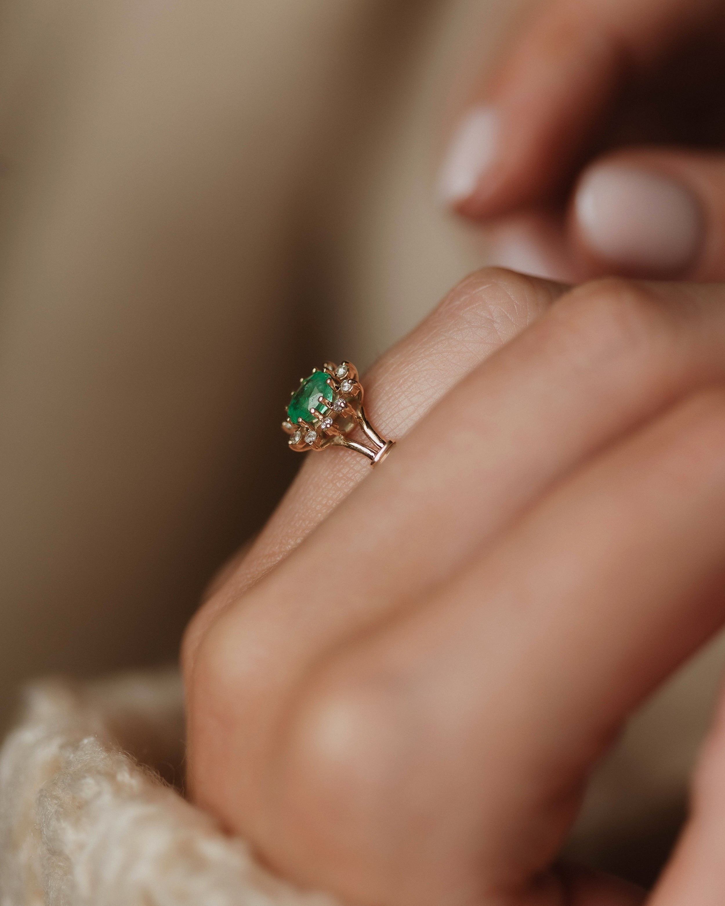 Joyce Vintage 9ct Gold Emerald & Diamond Cluster Ring