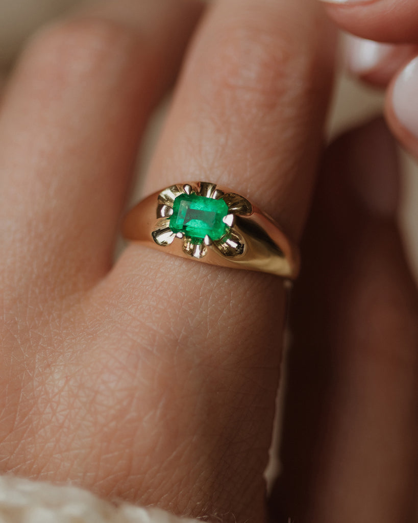 Jennet Vintage 14ct Gold Single Stone Emerald Ring