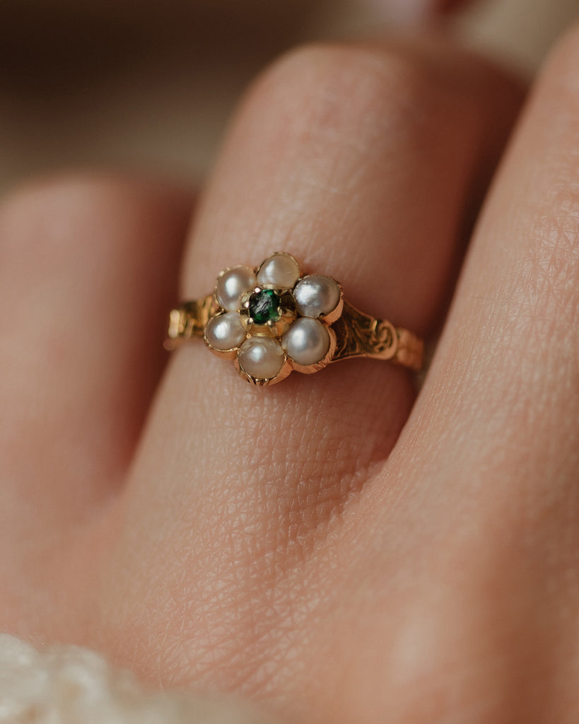 Melody Antique 15ct Gold Emerald & Pearl Daisy Cluster Ring
