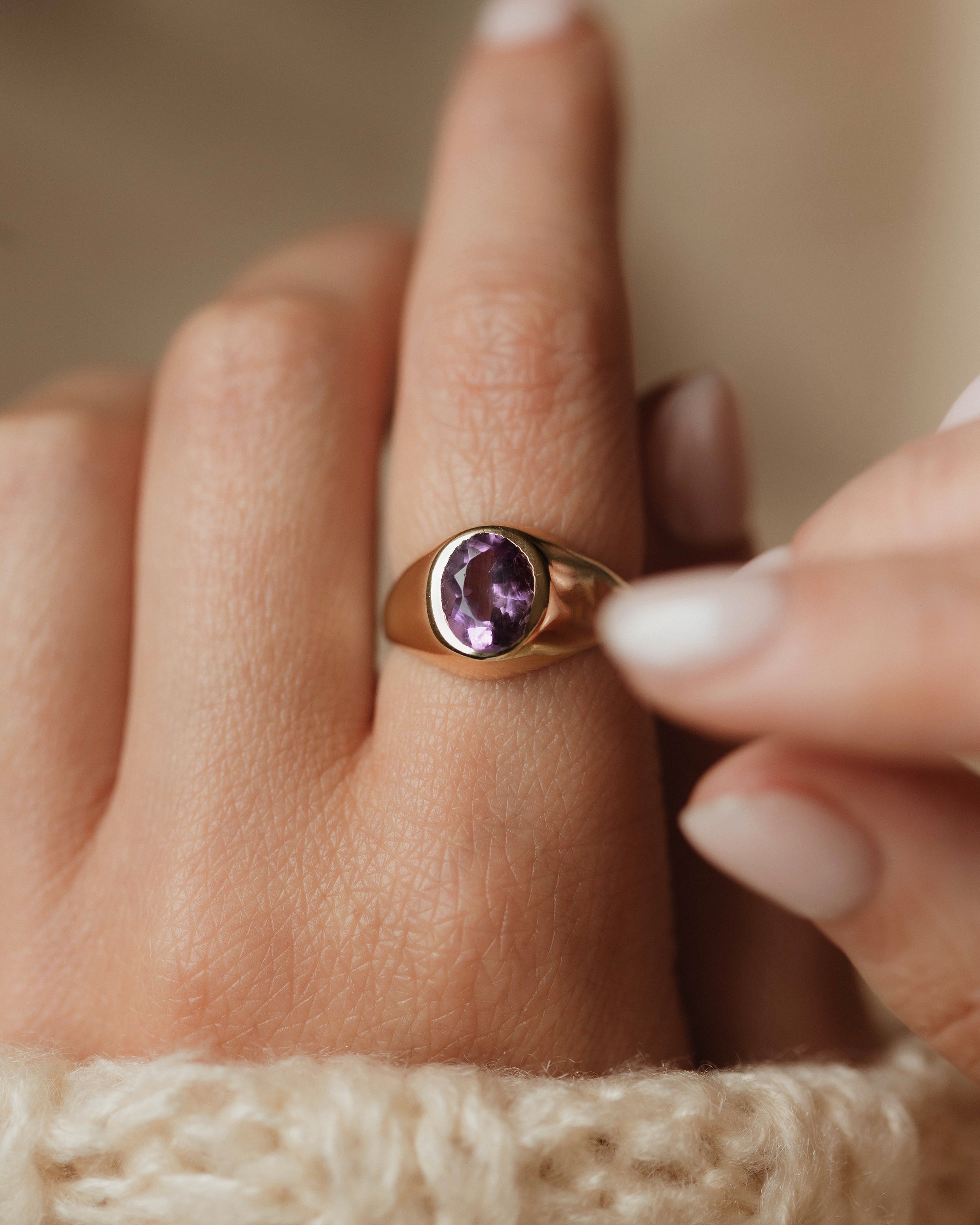 Image of Marise 1970 Vintage 9ct Gold Amethyst Single Stone Signet Ring