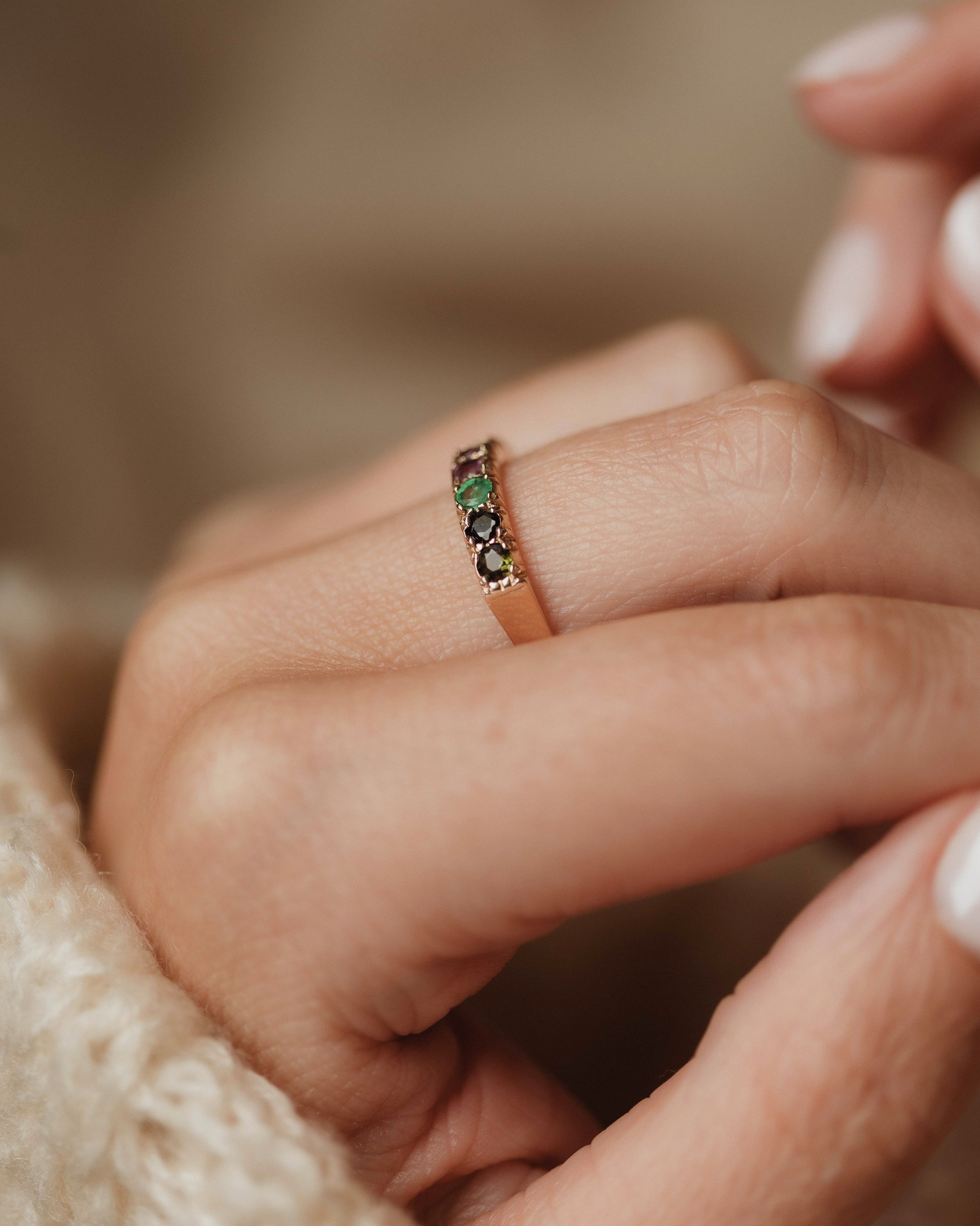 Odette 1989 Vintage 9ct Gold Acrostic Dearest Seven Stone Ring