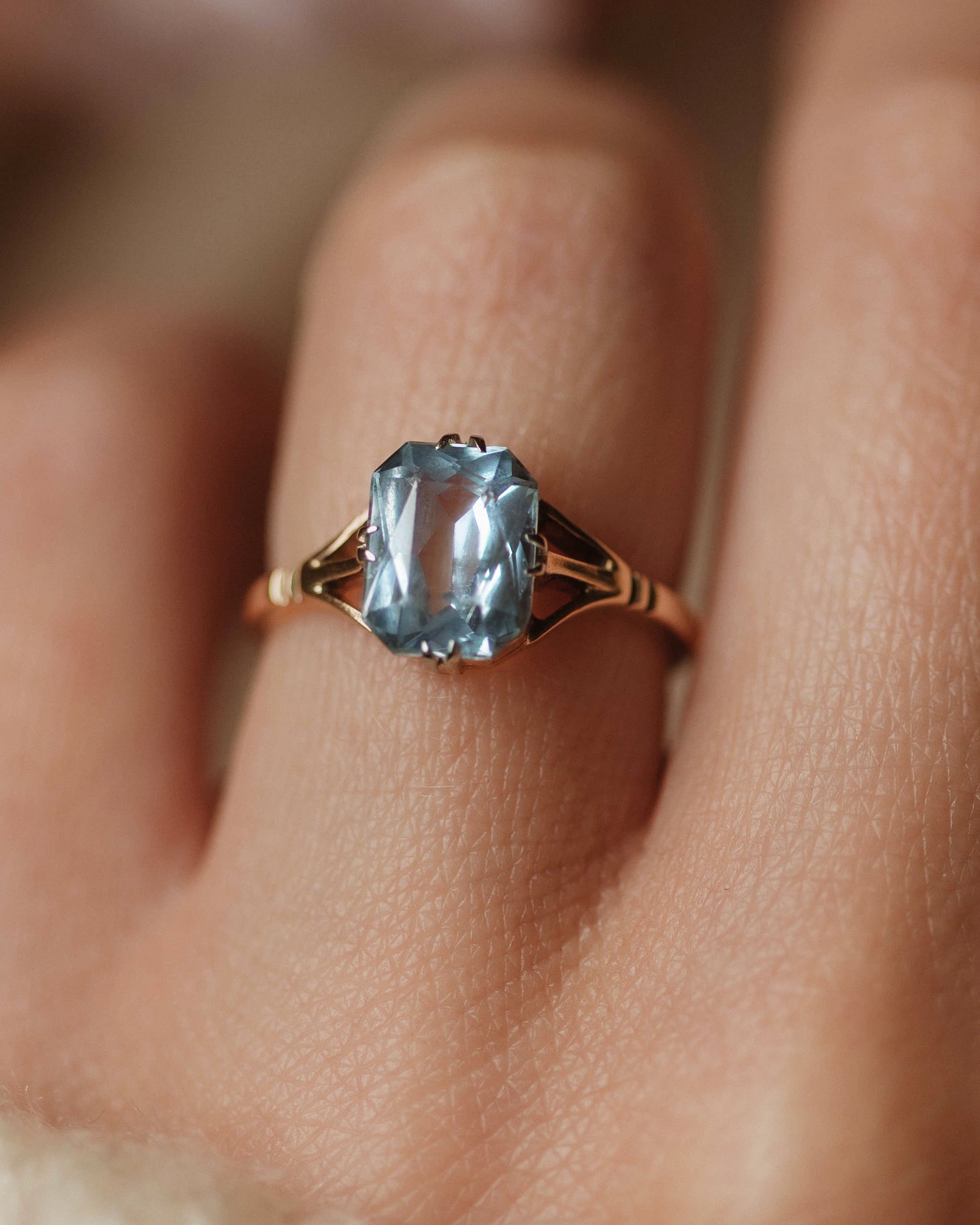 Irene Vintage 9ct Gold Blue Topaz Single Stone Ring