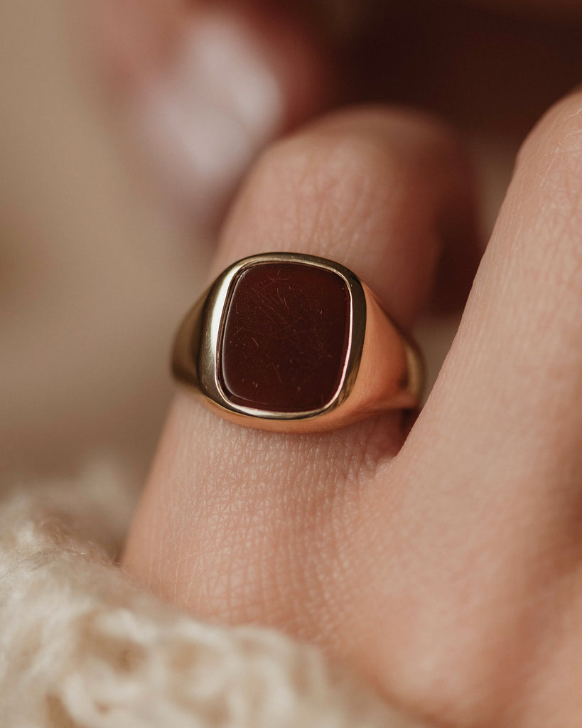 Cara Antique 9ct Gold Carnelian Signet Ring