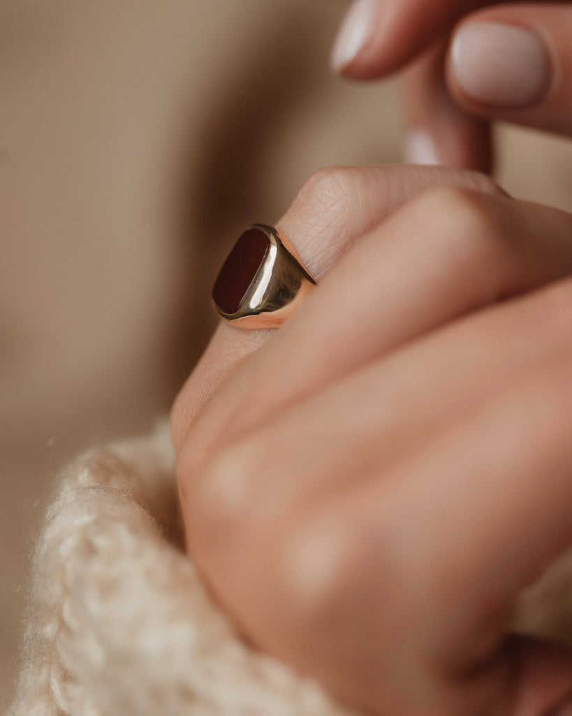 Cara Antique 9ct Gold Carnelian Signet Ring