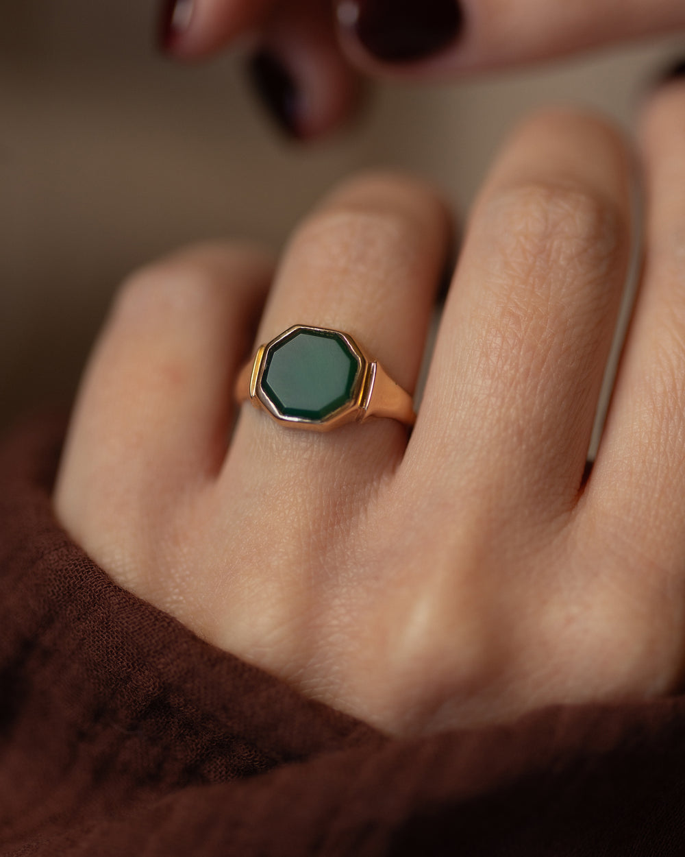 Olga 1931 Vintage 9ct Gold Chrysoprase Signet Ring