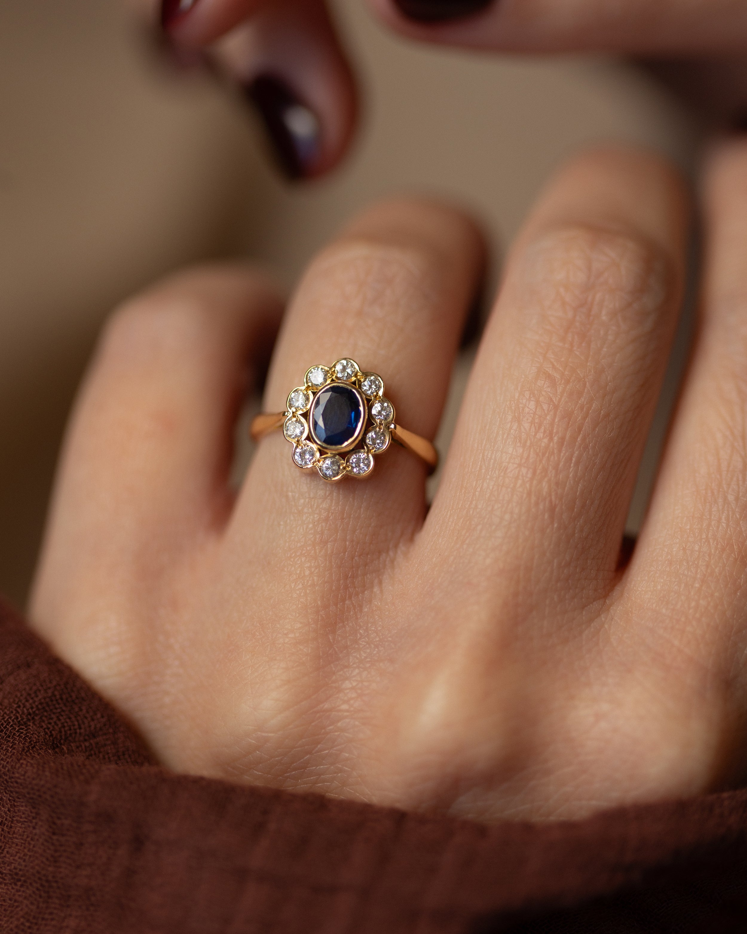 Carlotta Vintage 18ct Gold Sapphire & Diamond Cluster Ring