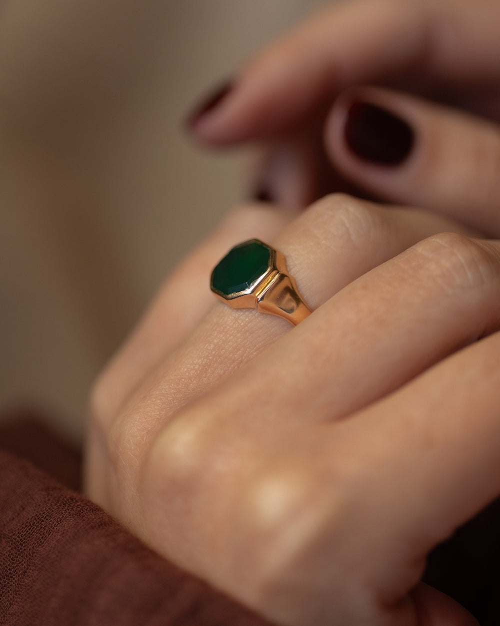 Olga 1931 Vintage 9ct Gold Chrysoprase Signet Ring