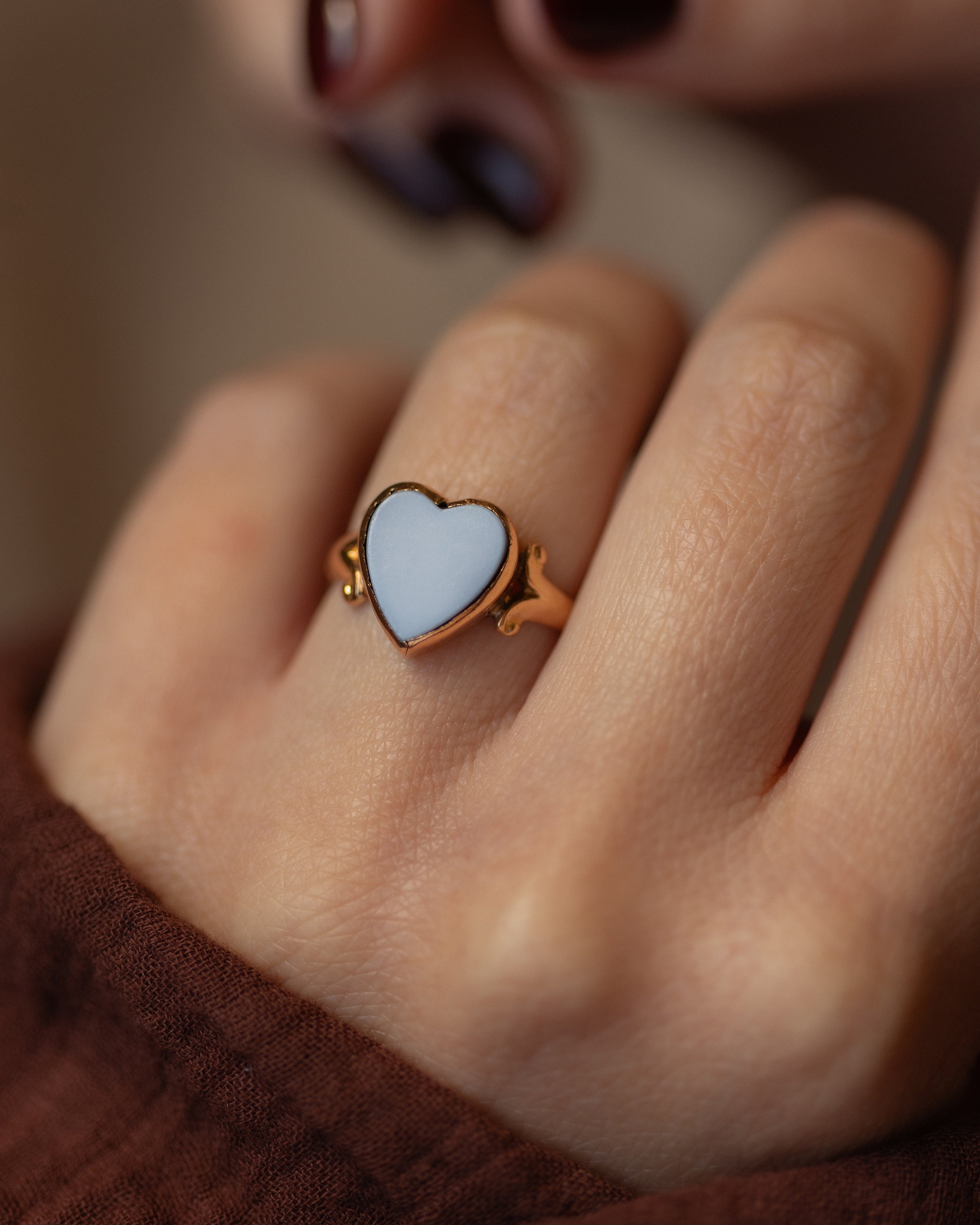 Mairead Antique 15ct Gold Heart-Shaped Sardonyx Ring