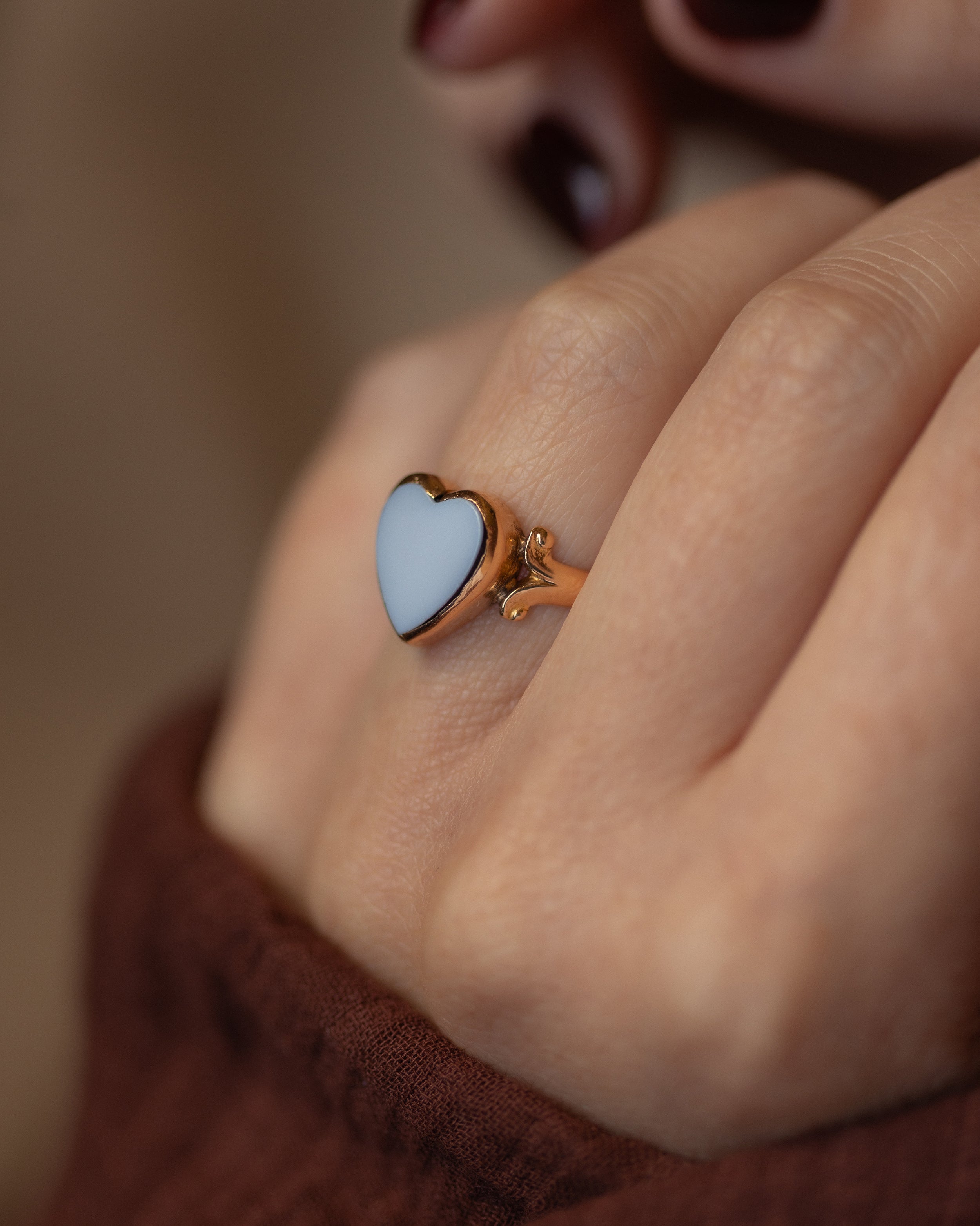 Mairead Antique 15ct Gold Heart-Shaped Sardonyx Ring