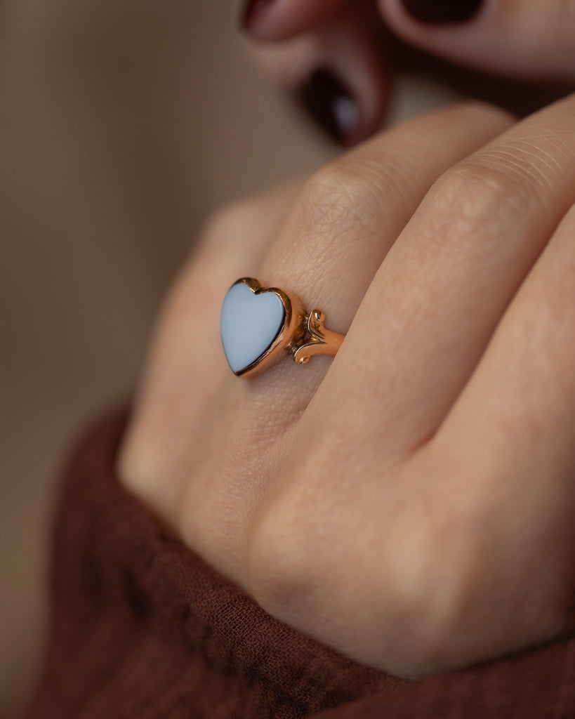 Mairead Antique 15ct Gold Heart-Shaped Sardonyx Ring