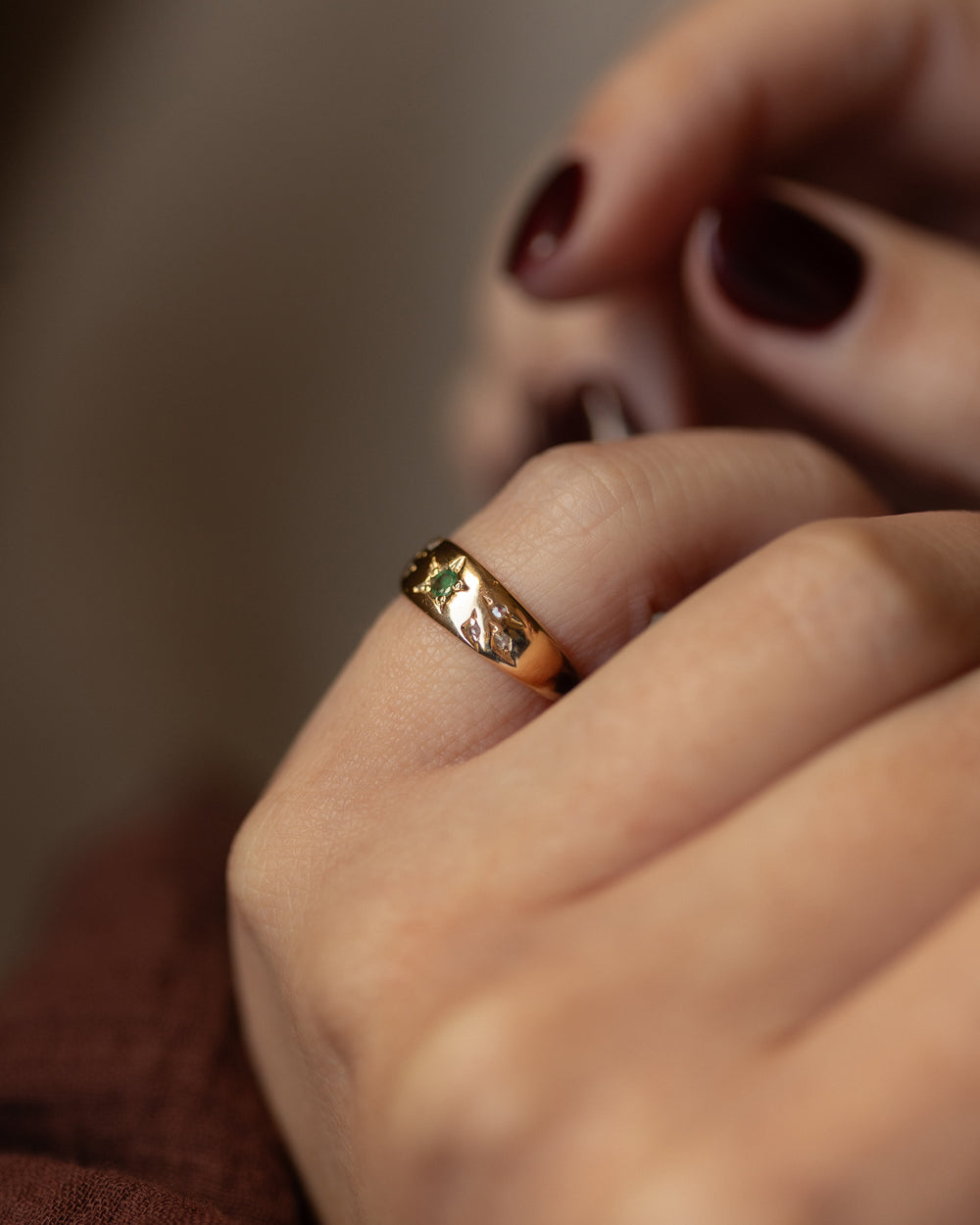 Primrose Antique 18ct Gold Star Set Emerald & Diamond Ring