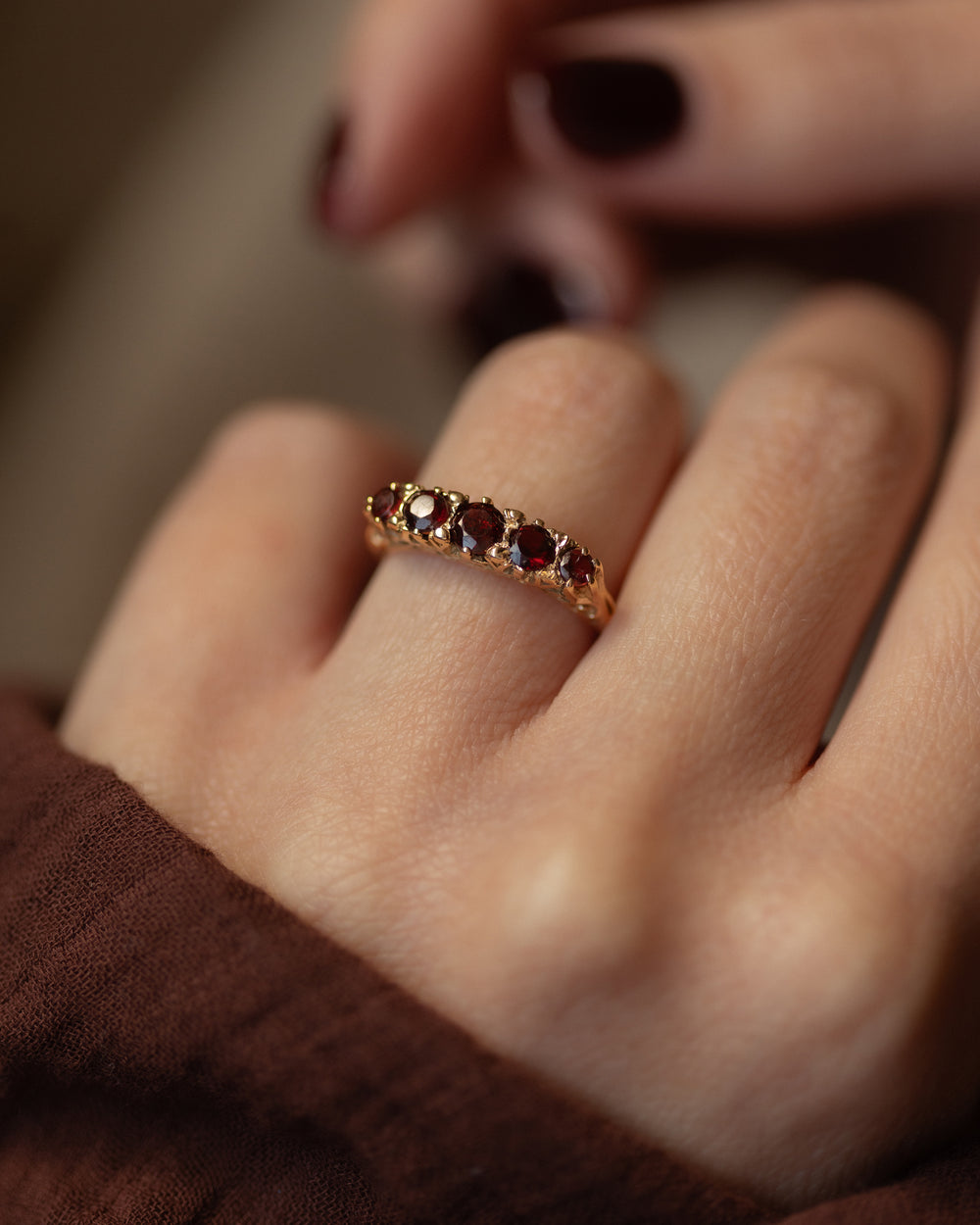 Jacinta 1978 Vintage 9ct Gold Garnet Five Stone Ring