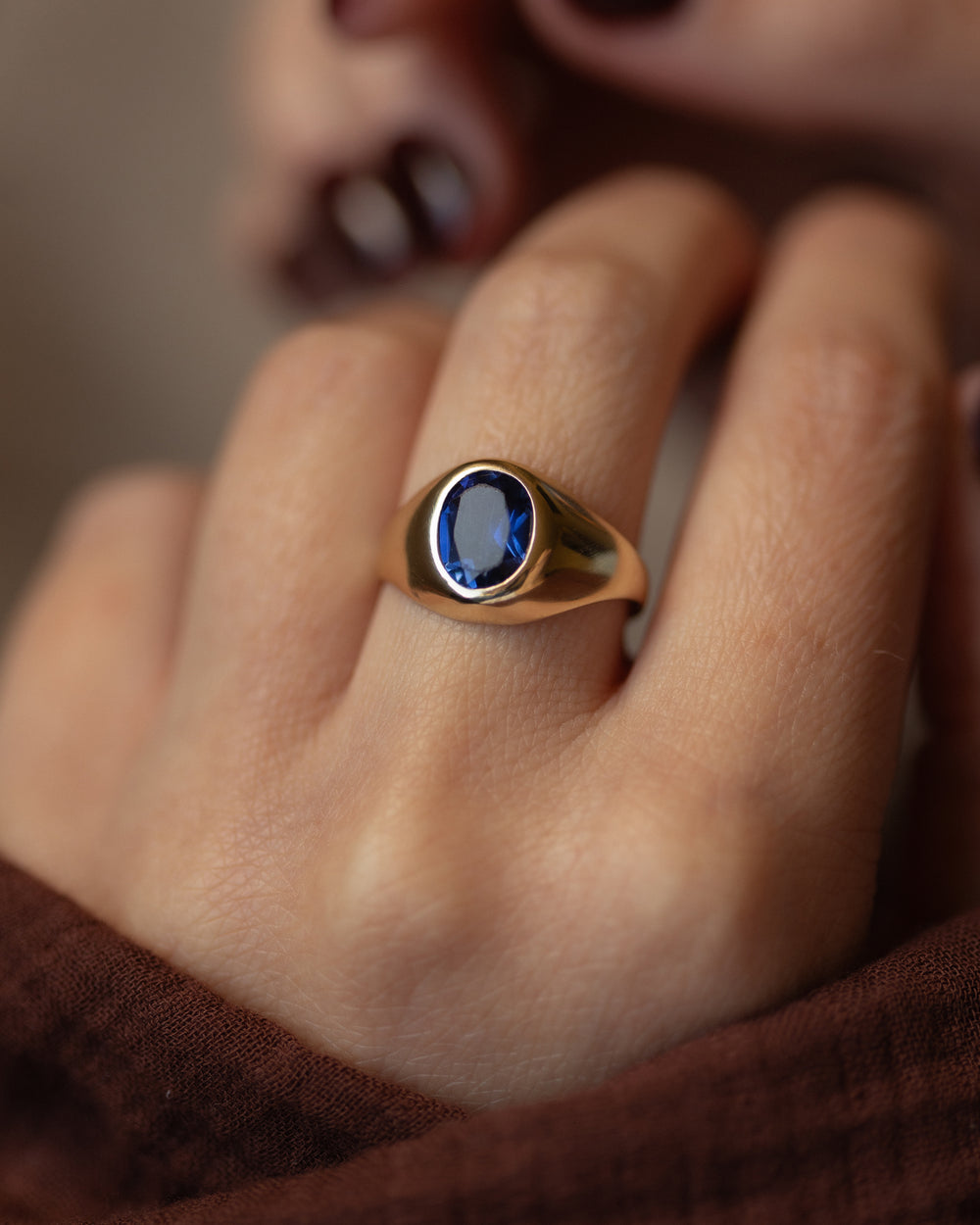 Colette Vintage 9ct Gold Single Stone Sapphire Signet Ring