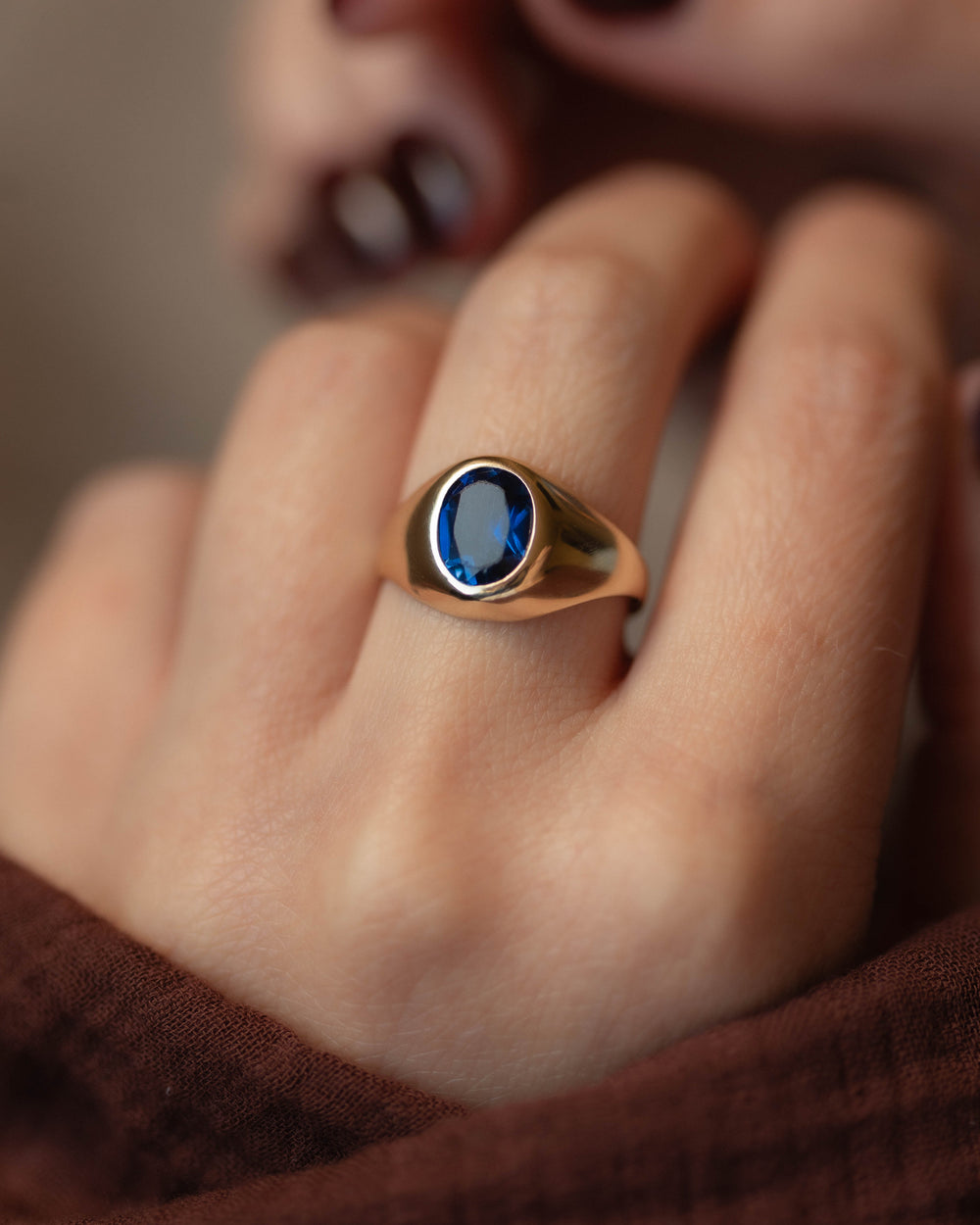 Colette Vintage 9ct Gold Single Stone Sapphire Signet Ring