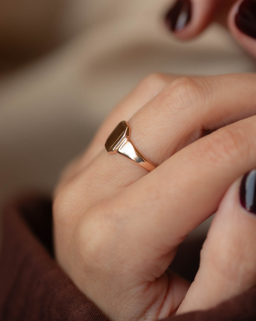 Delphine 1944 Vintage 9ct Gold Octagonal Signet Ring